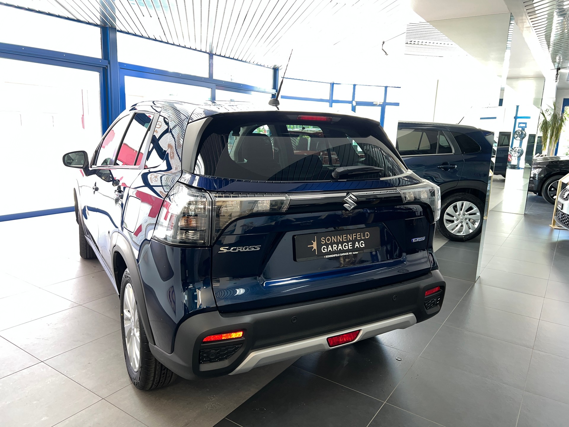 SUZUKI S-Cross 1.4 16V Compact+ MHD 4WD Automatic-image-3
