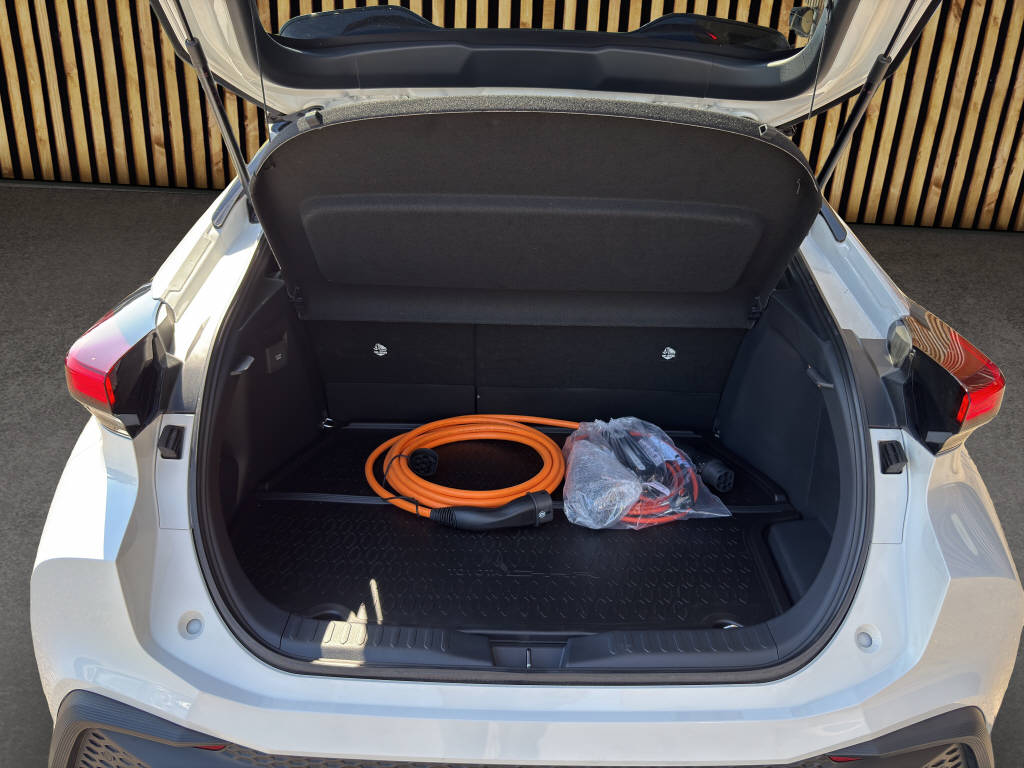 TOYOTA C-HR 2.0 PHEV Trend-image-14
