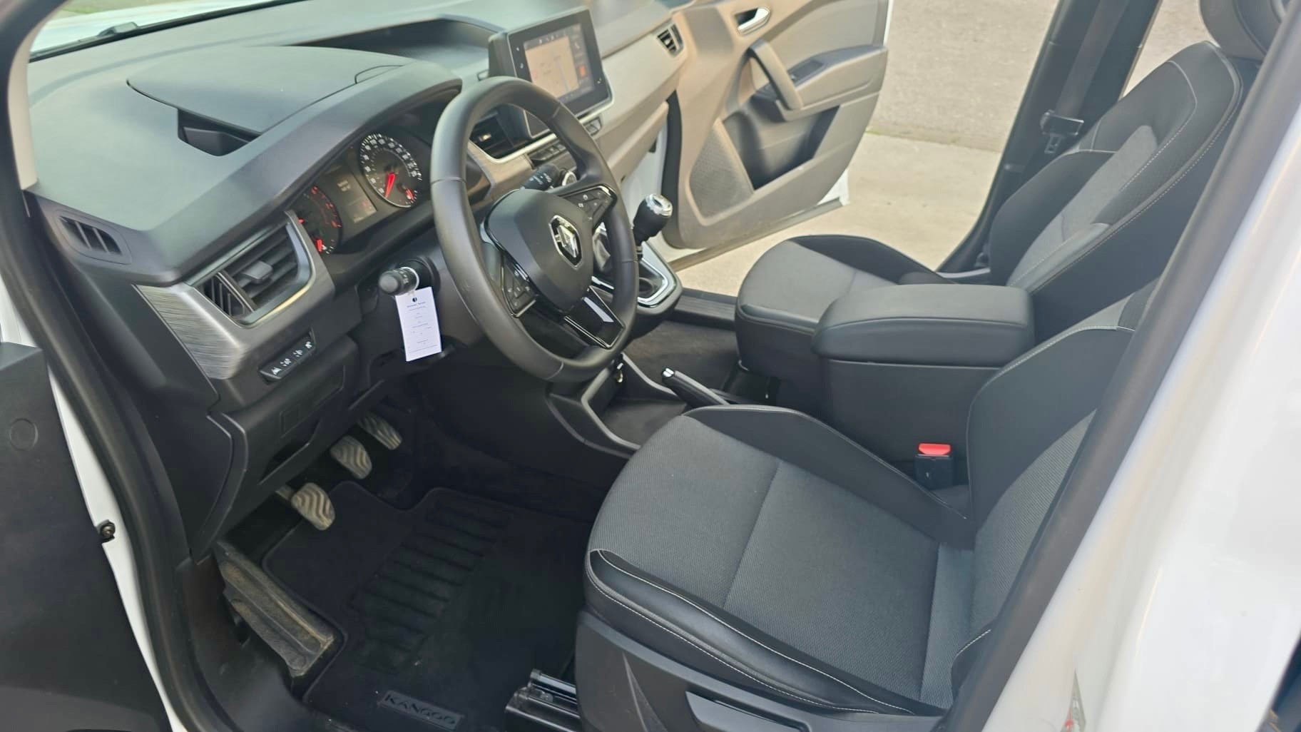 RENAULT Kangoo 1.3 TCe 100 PF Equilibre-image-11