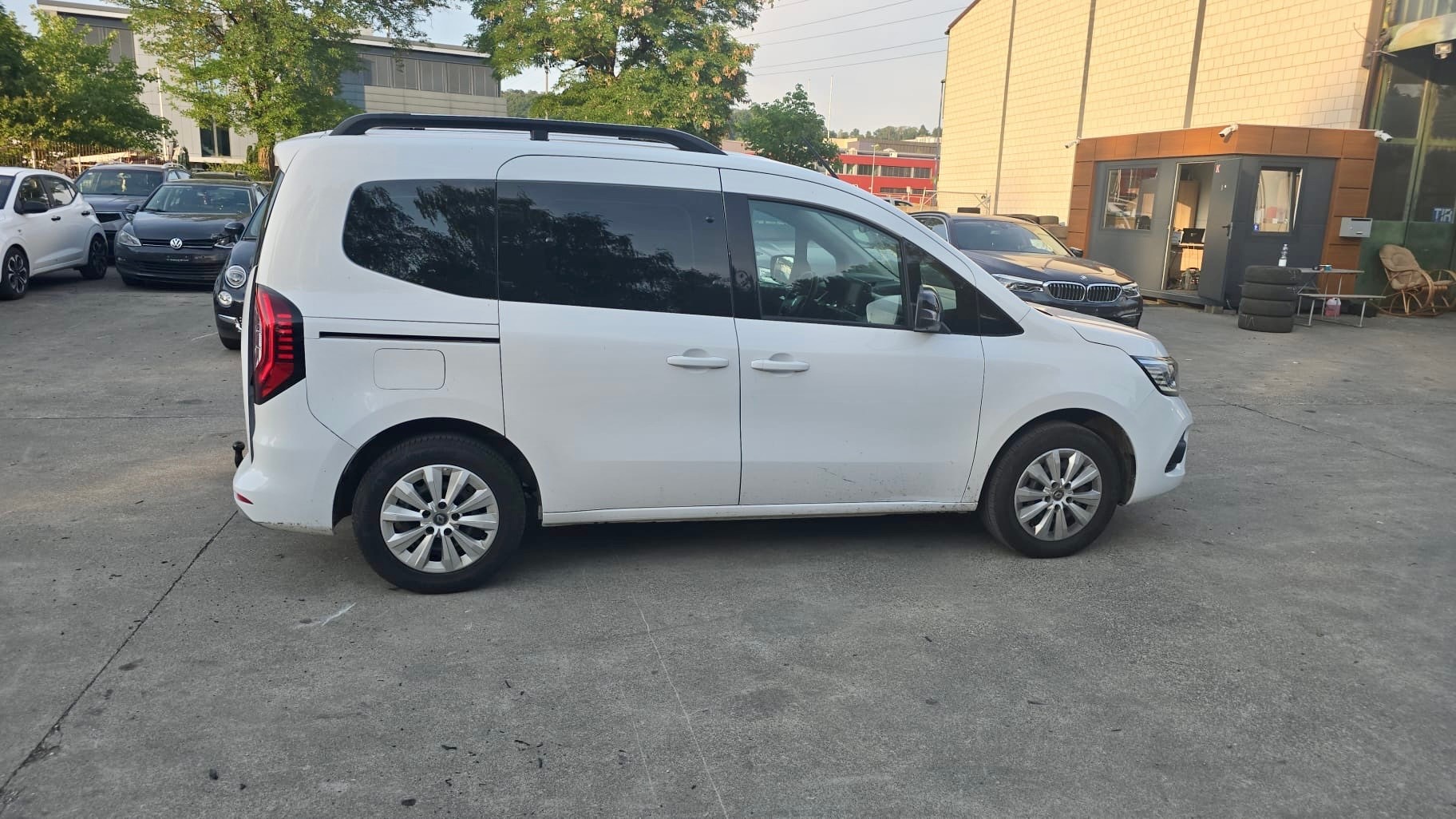 RENAULT Kangoo 1.3 TCe 100 PF Equilibre-image-5