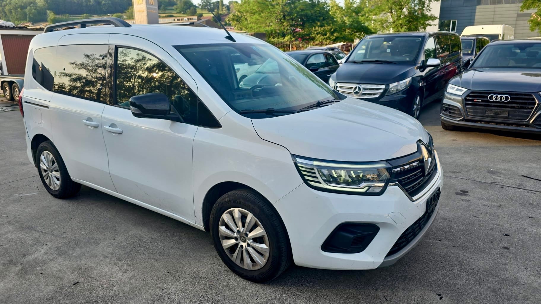 RENAULT Kangoo 1.3 TCe 100 PF Equilibre-image-1