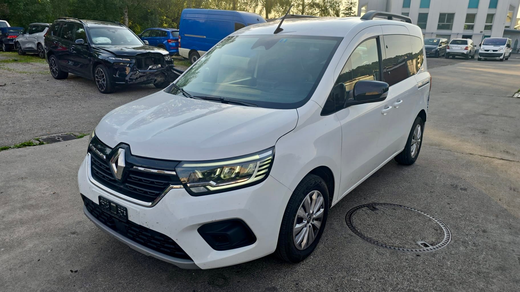 RENAULT Kangoo 1.3 TCe 100 PF Equilibre-image-0