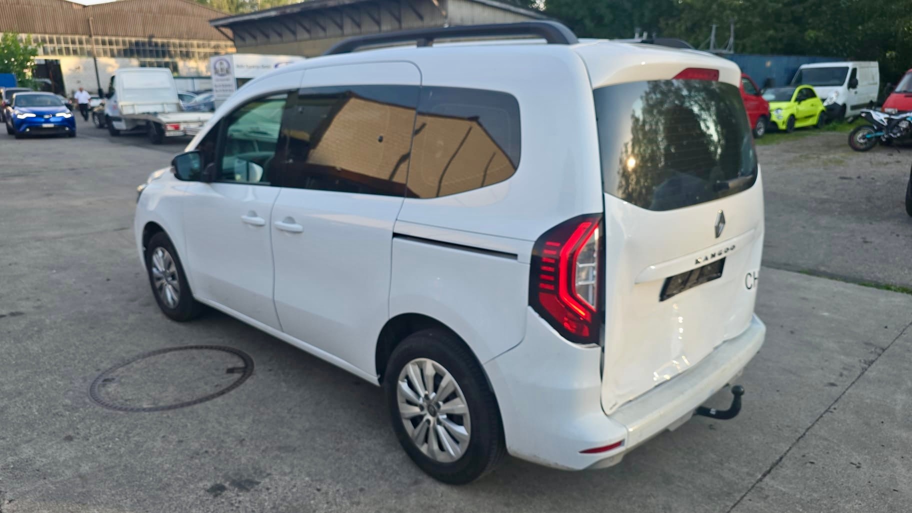 RENAULT Kangoo 1.3 TCe 100 PF Equilibre-image-2
