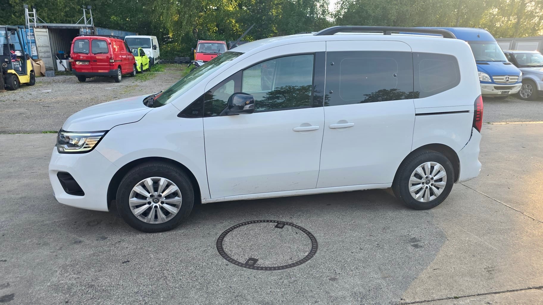 RENAULT Kangoo 1.3 TCe 100 PF Equilibre-image-4