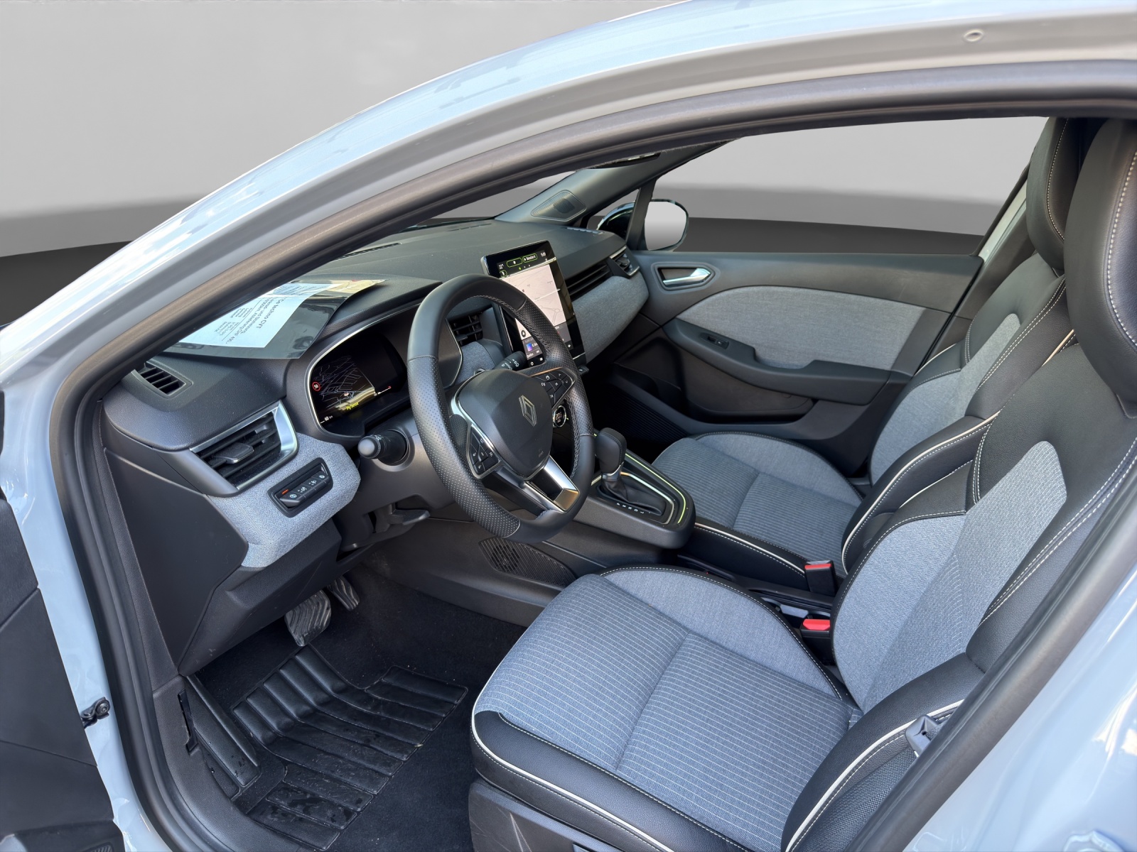 RENAULT Clio 1.0 TCe techno CVT-image-5