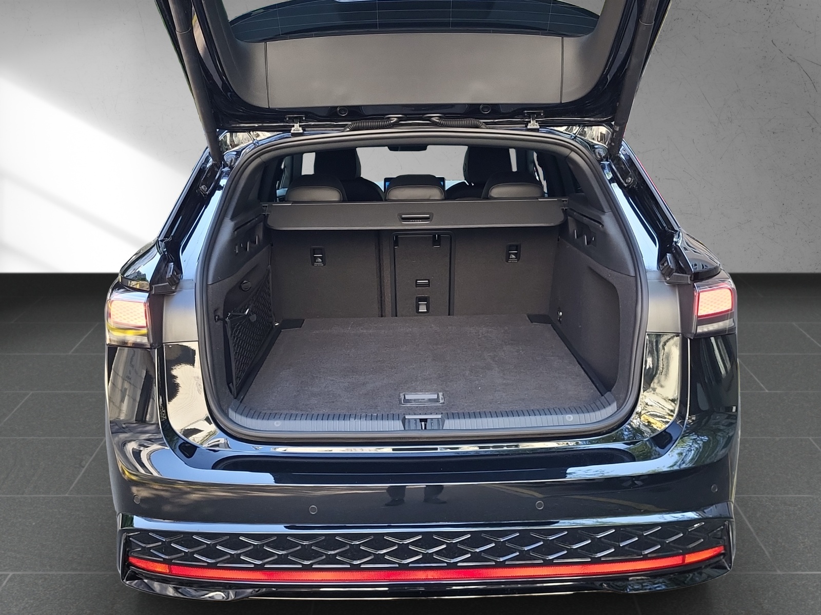 VW ID7 Tourer GTX 340PS 4Motion-image-17