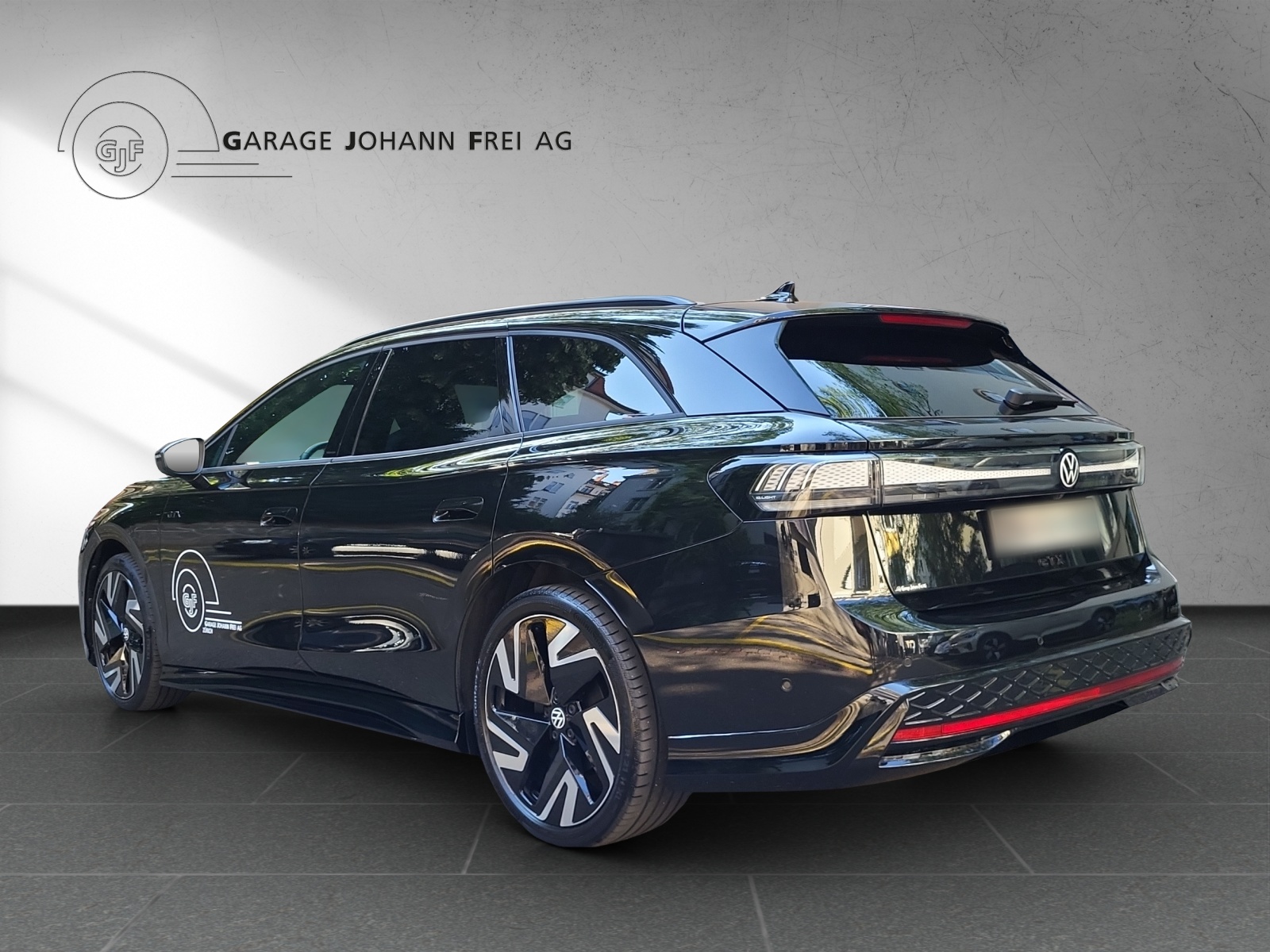 VW ID7 Tourer GTX 340PS 4Motion-image-2