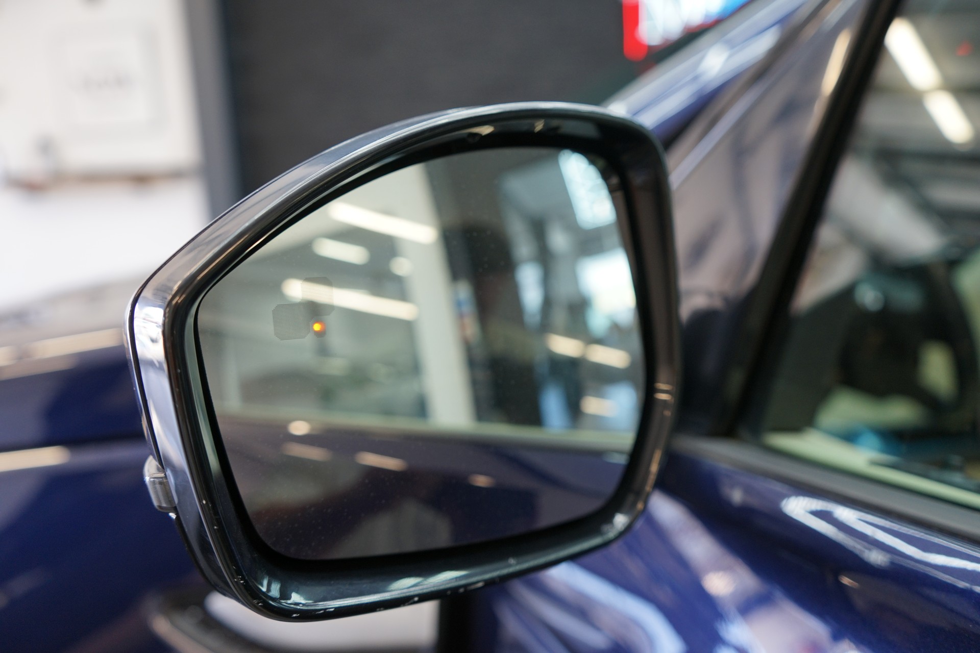 LAND ROVER Discovery Sport 2.0 Si4 HSE Luxury AT9-image-13