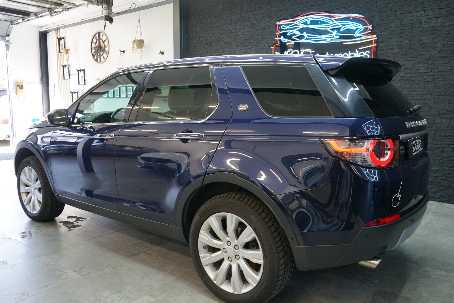 LAND ROVER Discovery Sport 2.0 Si4 HSE Luxury AT9-image-2