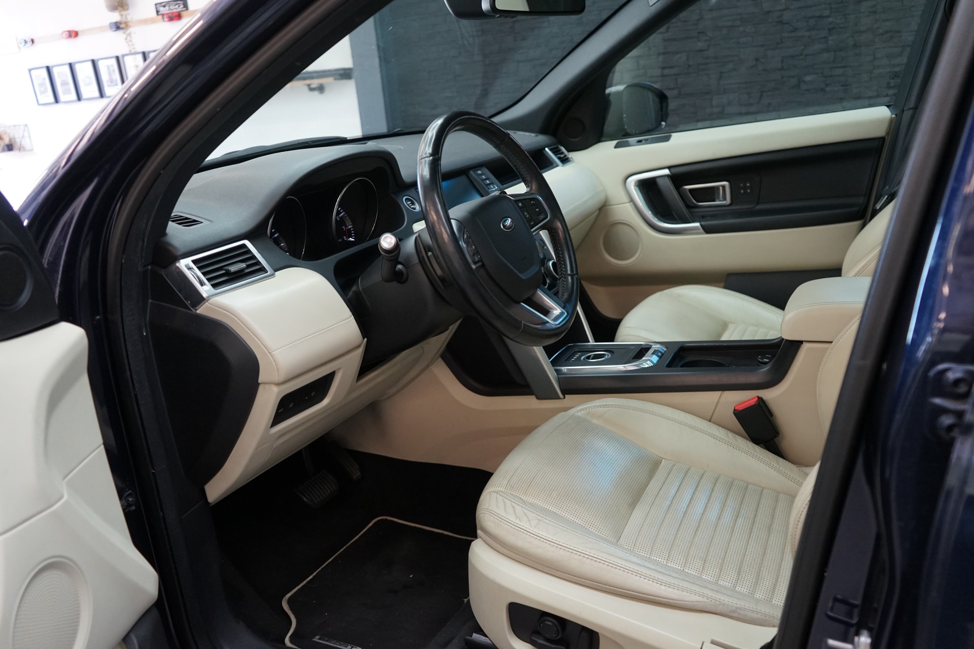 LAND ROVER Discovery Sport 2.0 Si4 HSE Luxury AT9-image-3