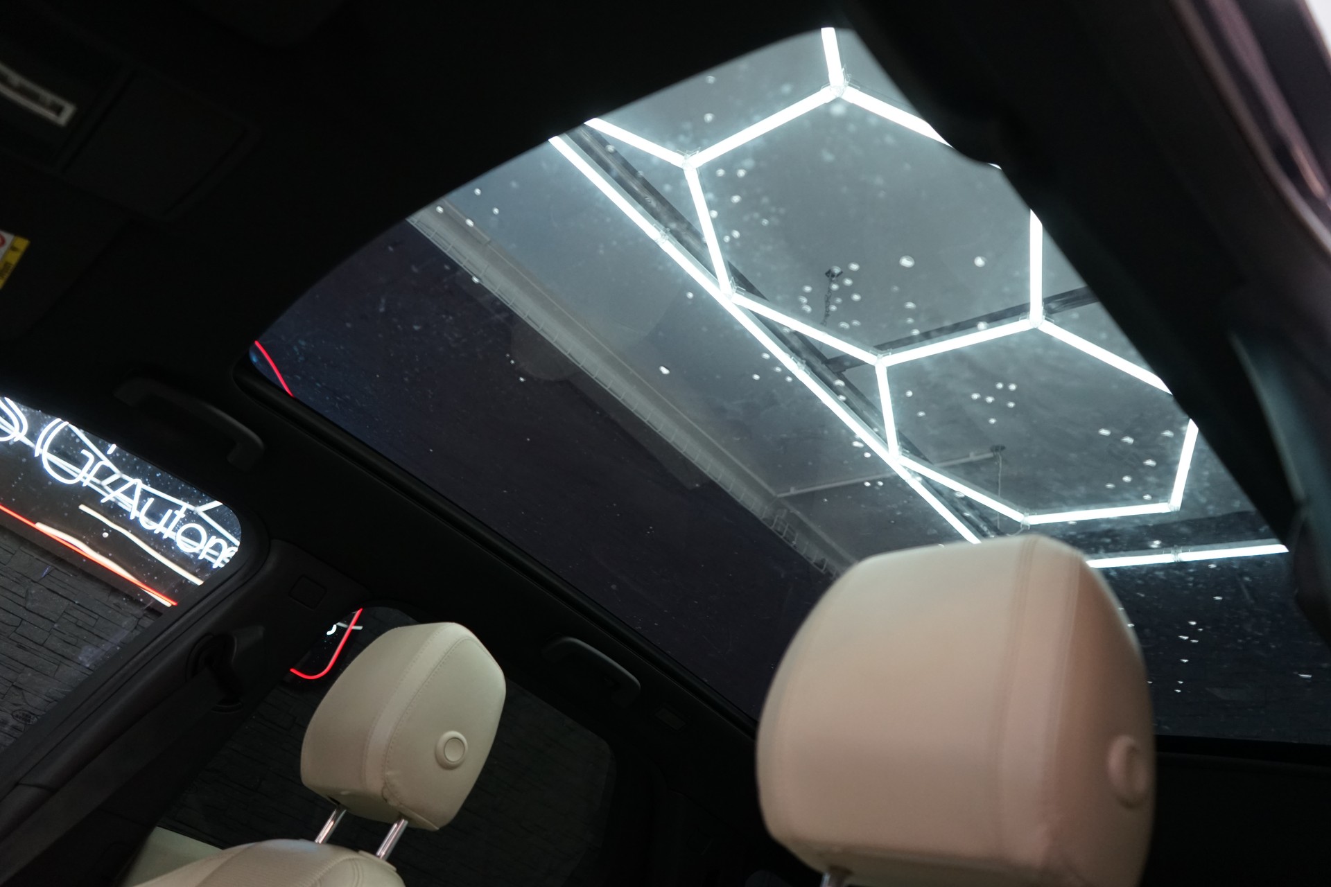LAND ROVER Discovery Sport 2.0 Si4 HSE Luxury AT9-image-11