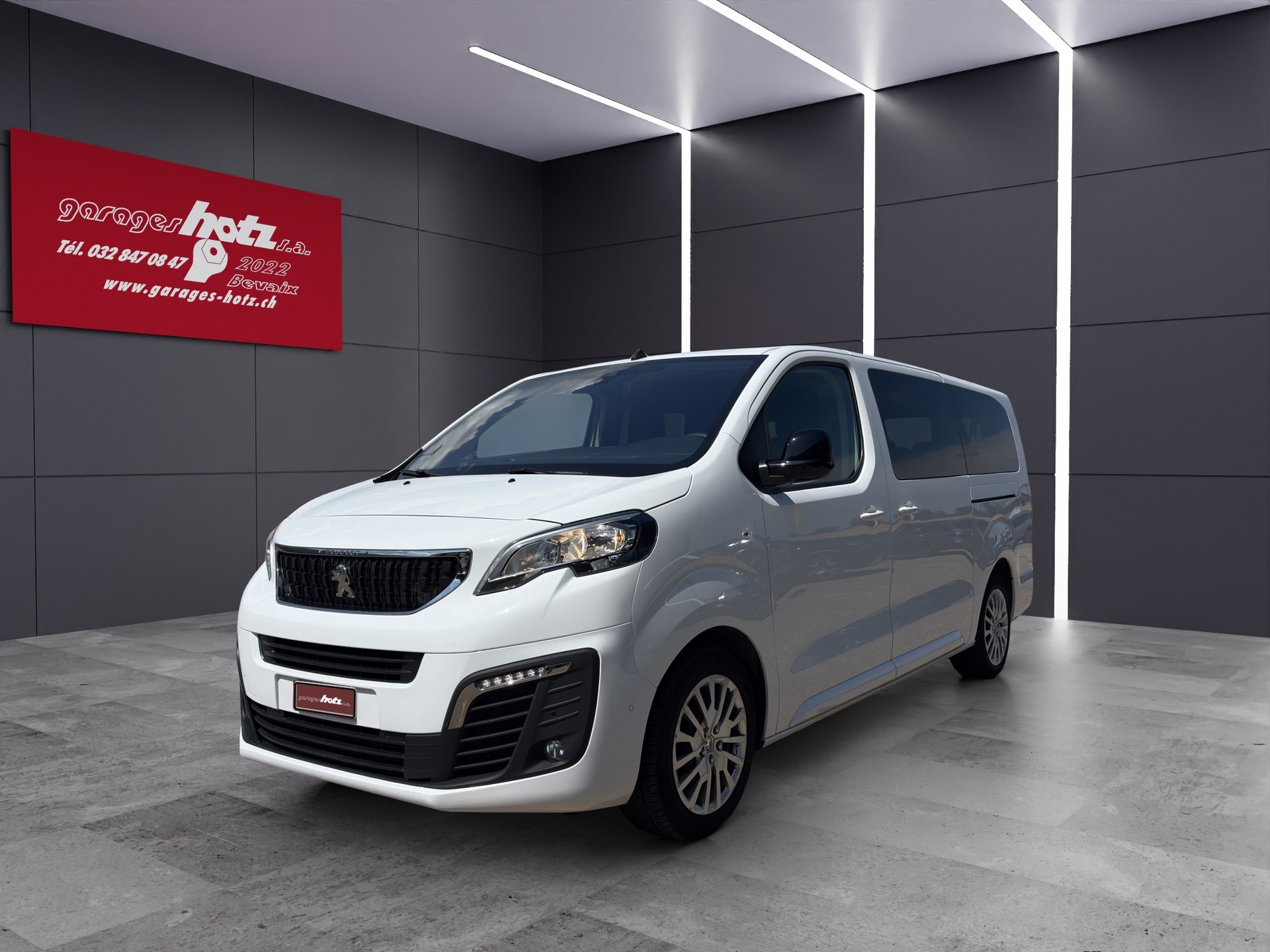 PEUGEOT Traveller 2.0 BlueHDi Business M-image-0