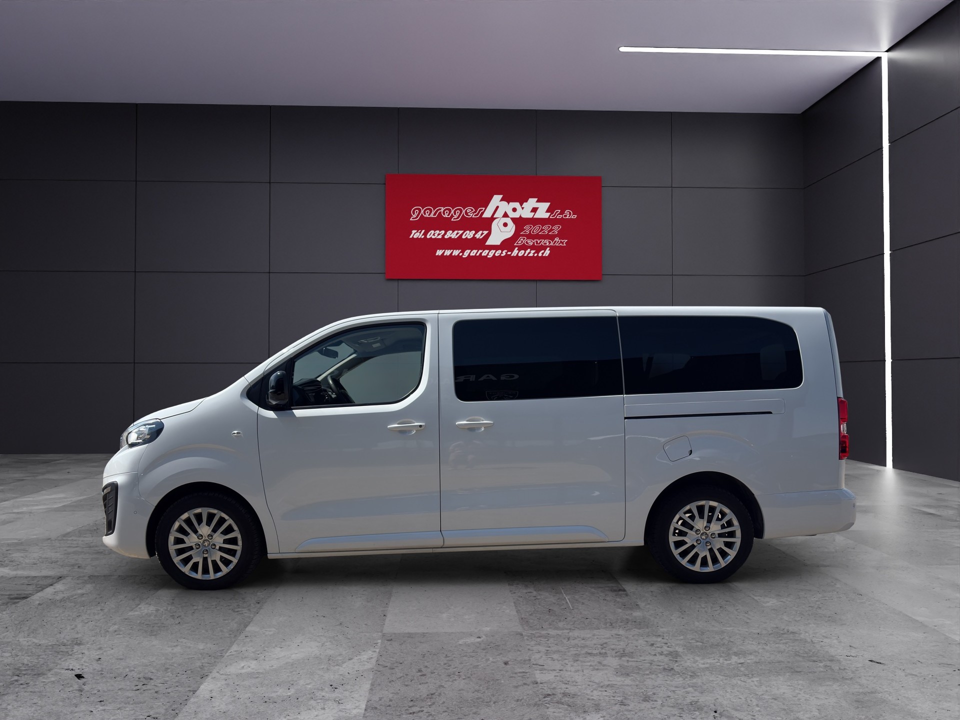 PEUGEOT Traveller 2.0 BlueHDi Business M-image-1
