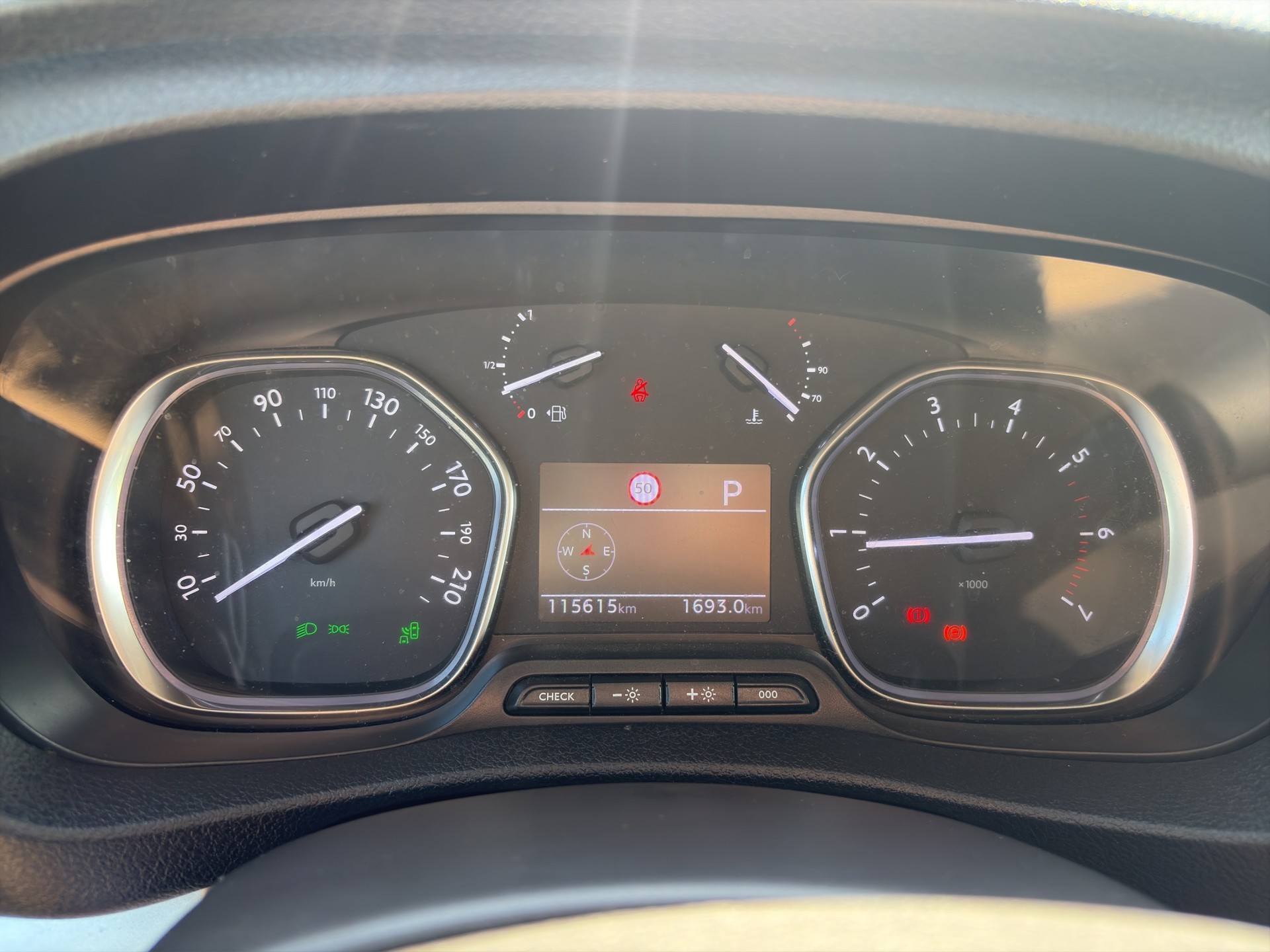 PEUGEOT Traveller 2.0 BlueHDi Business M-image-7