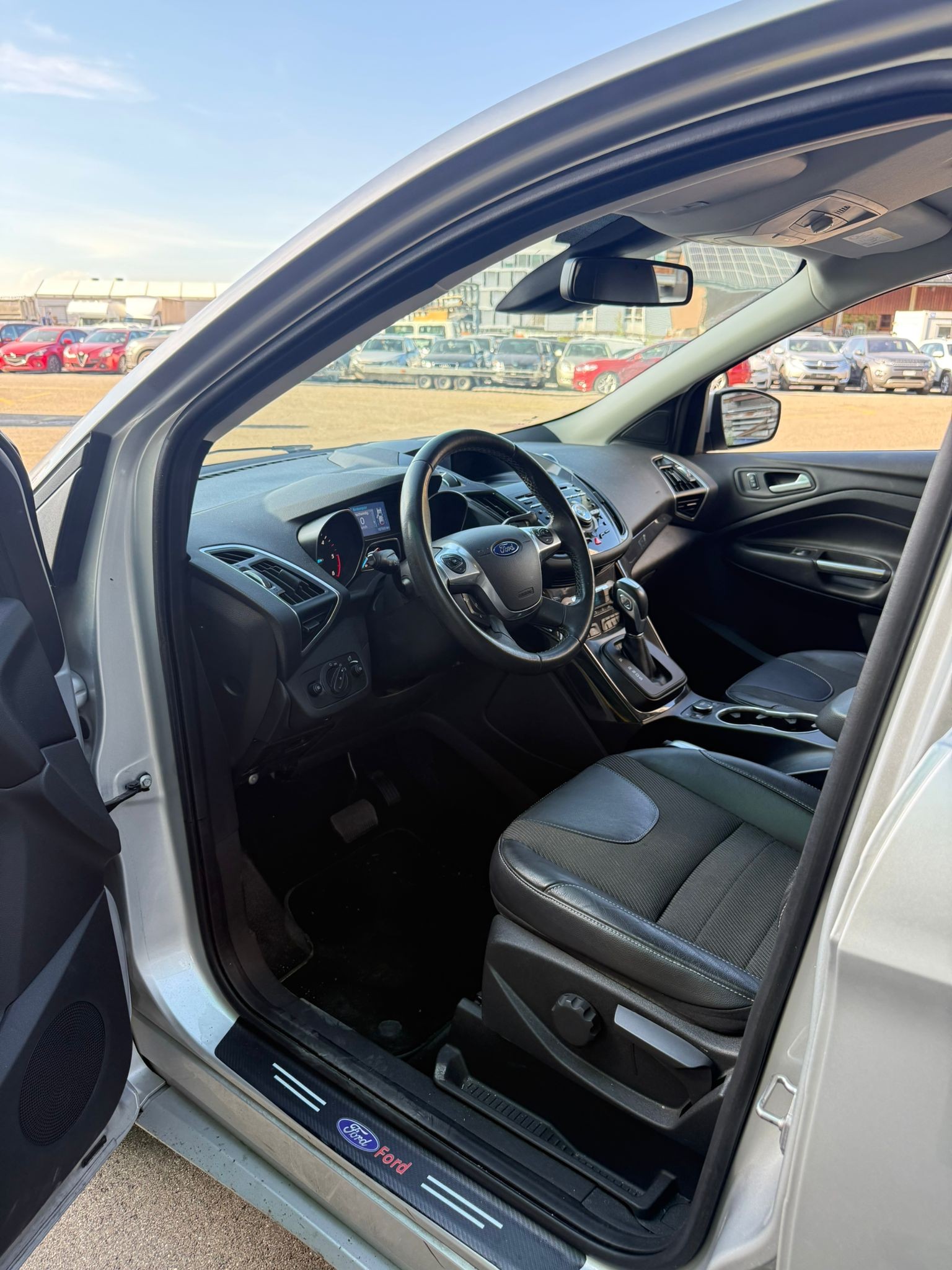 FORD Kuga 2.0 TDCi Carving 4WD PowerShift-image-8