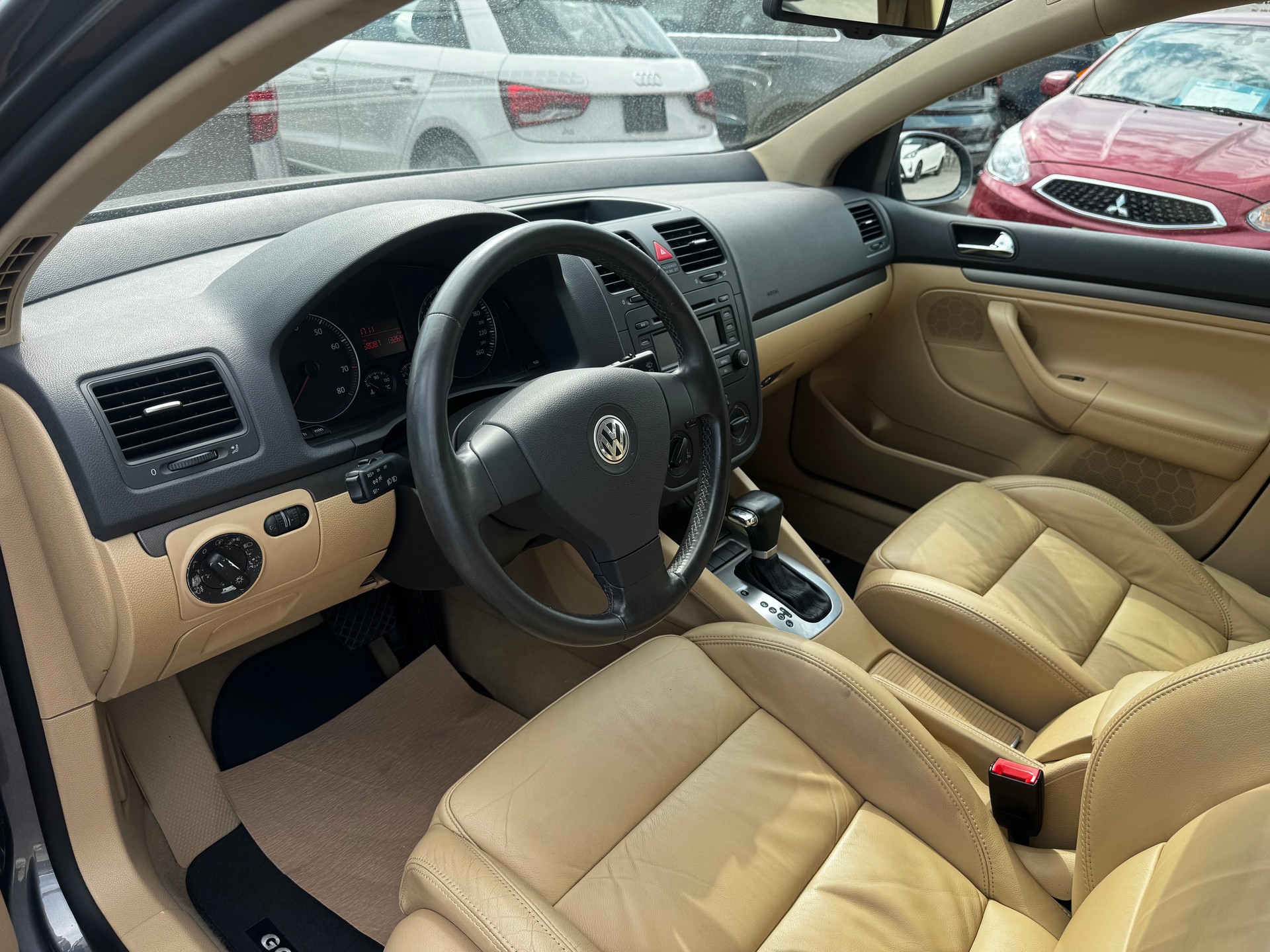 VW Golf 2.0 FSI Sportline-image-10