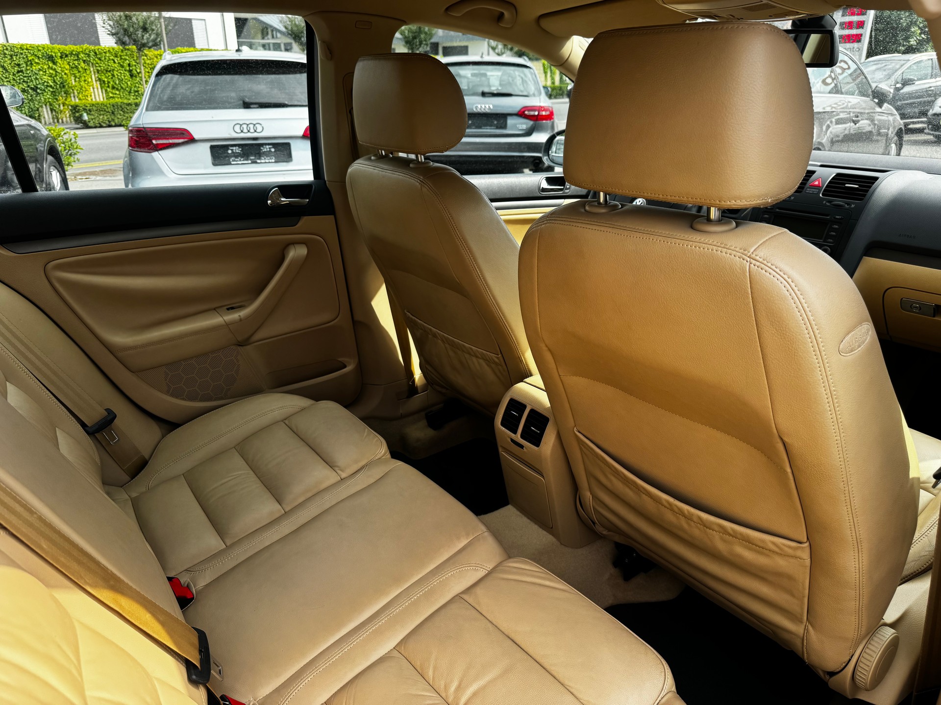 VW Golf 2.0 FSI Sportline-image-12