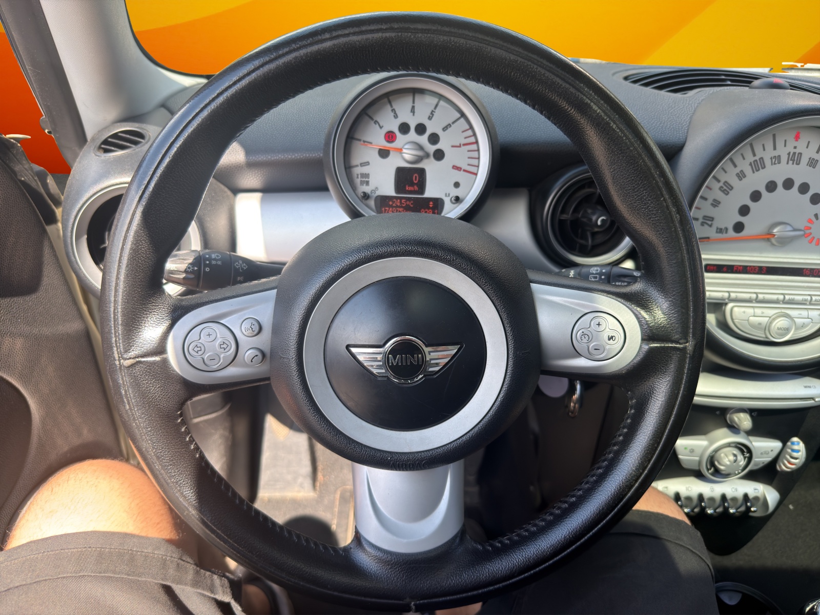 MINI Clubman Cooper-image-9