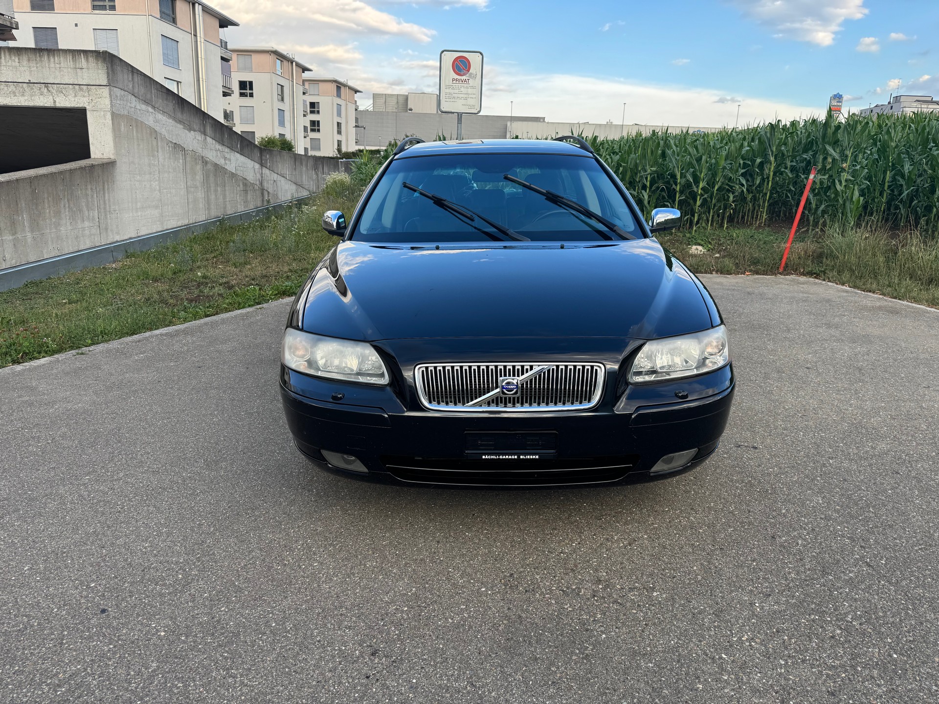 VOLVO V70 D5 AWD-image-0