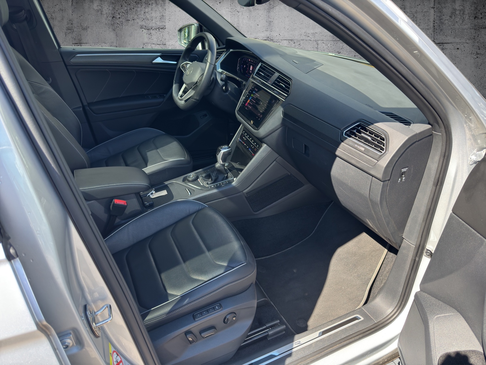 VW Tiguan 2.0TSI R-Line 4Motion DSG-image-13
