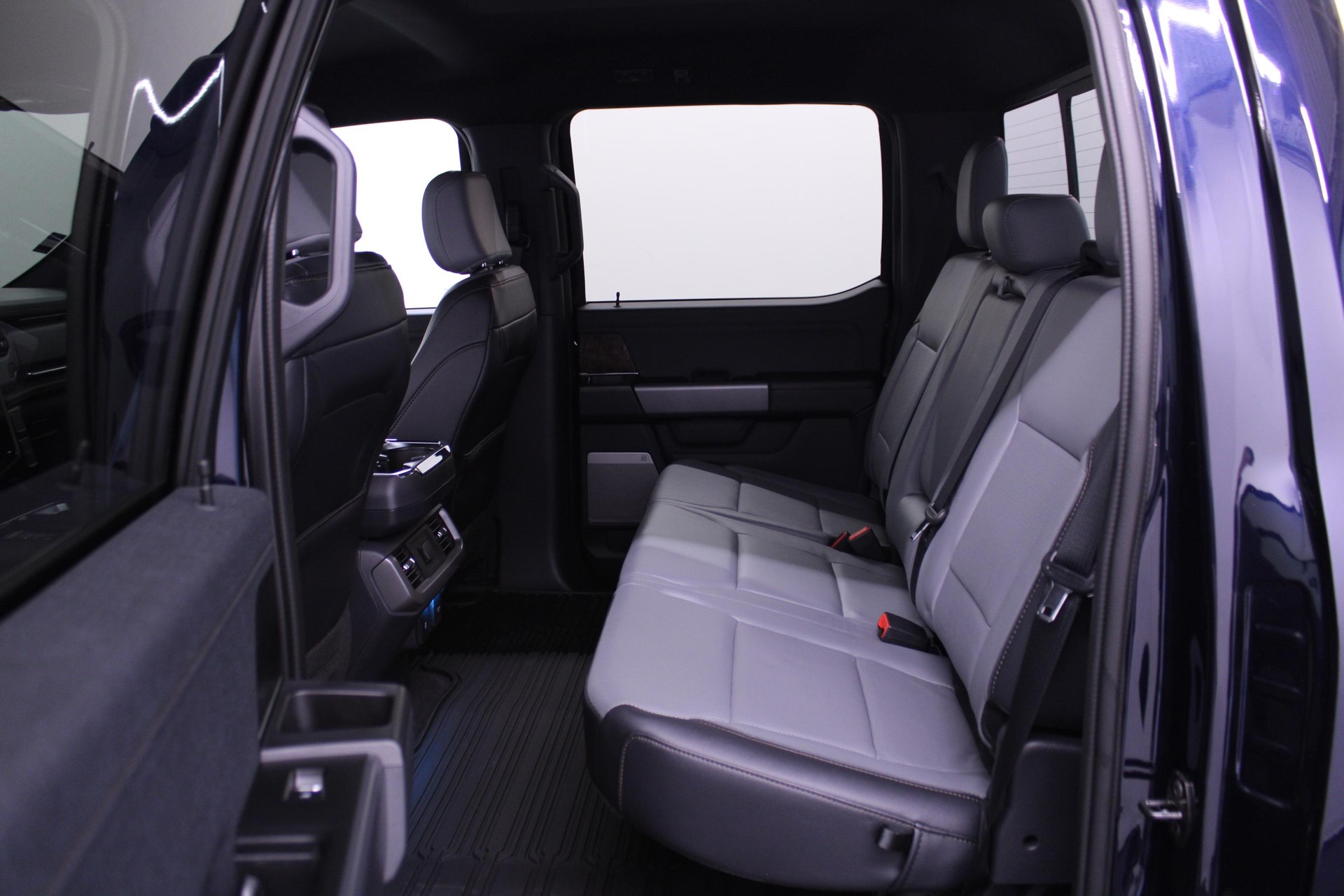 FORD F-150 Lightning DKab.Pick-up 98 kWh Lariat Launch Edition-image-5