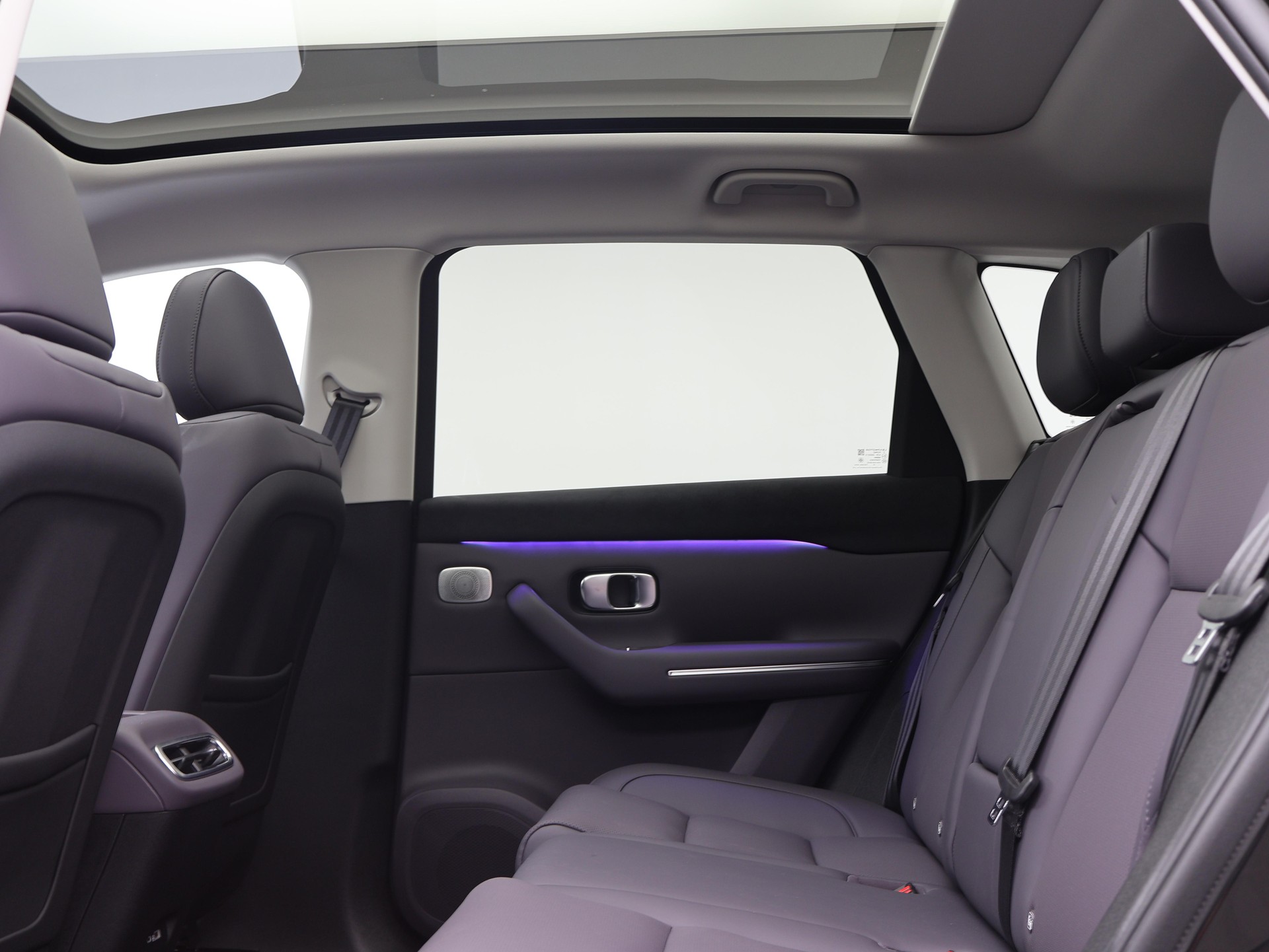 LEAPMOTOR C10 1.5 REEV Design-image-3