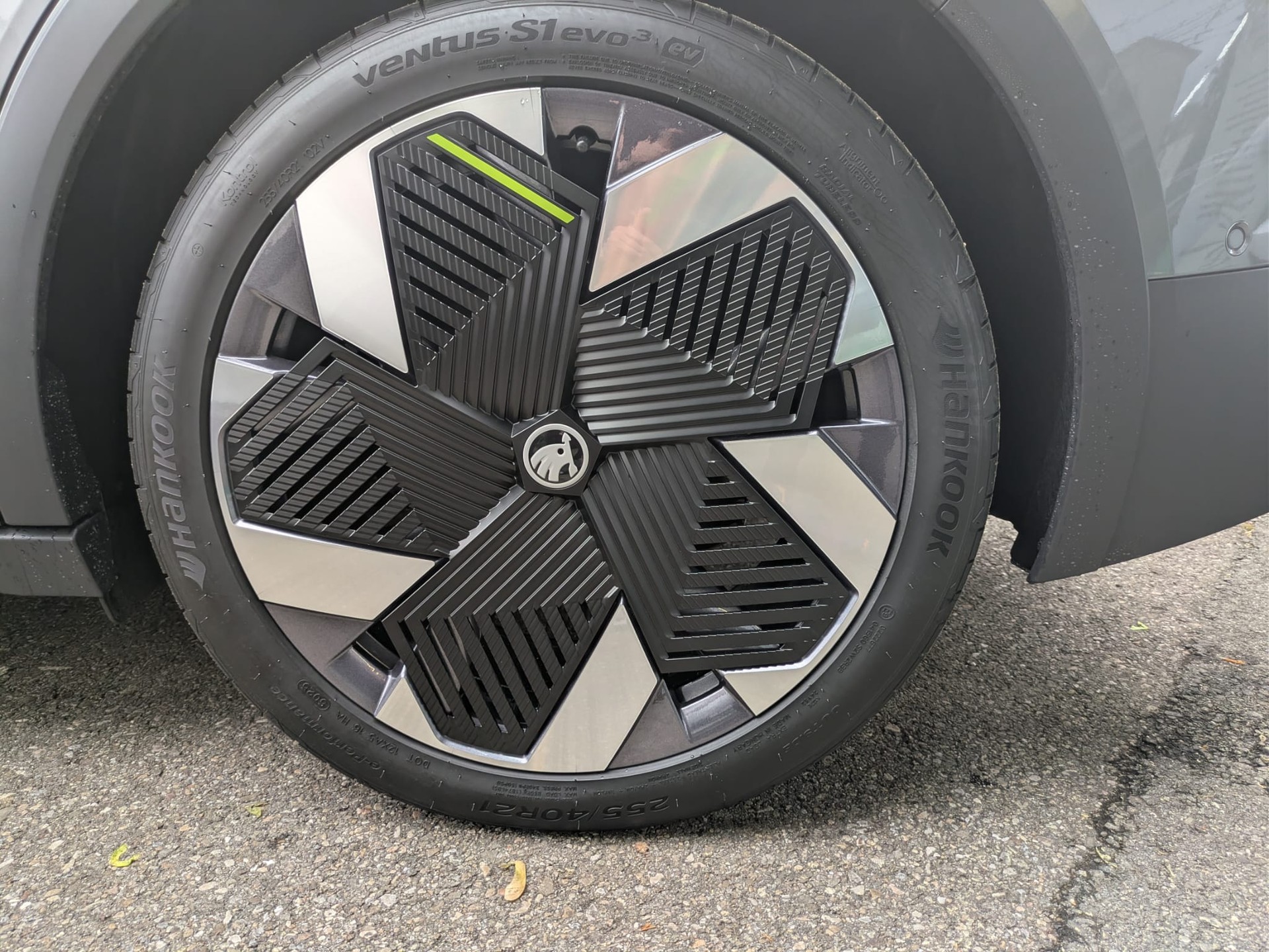 SKODA Elroq RS 4x4-image-27
