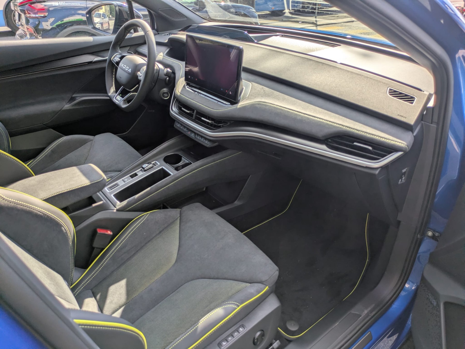 SKODA Elroq RS 4x4-image-17