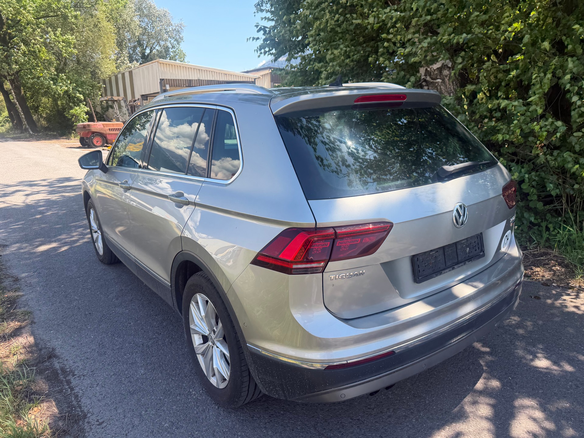 VW Tiguan 2.0TSI Highline 4Motion DSG-image-3