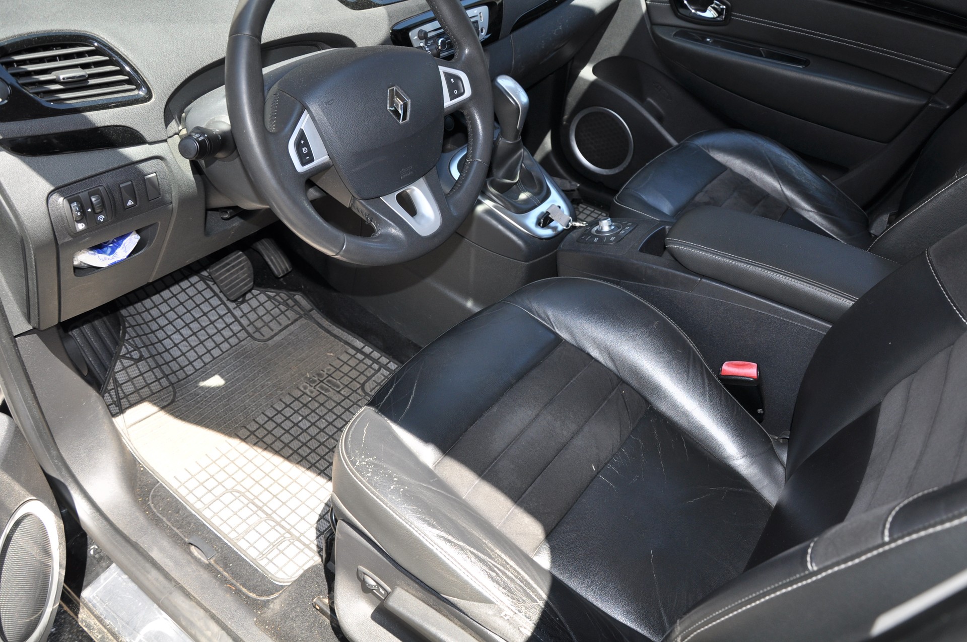 RENAULT Scénic 2.0 16V Dynamique X-Tronic CVT-image-7