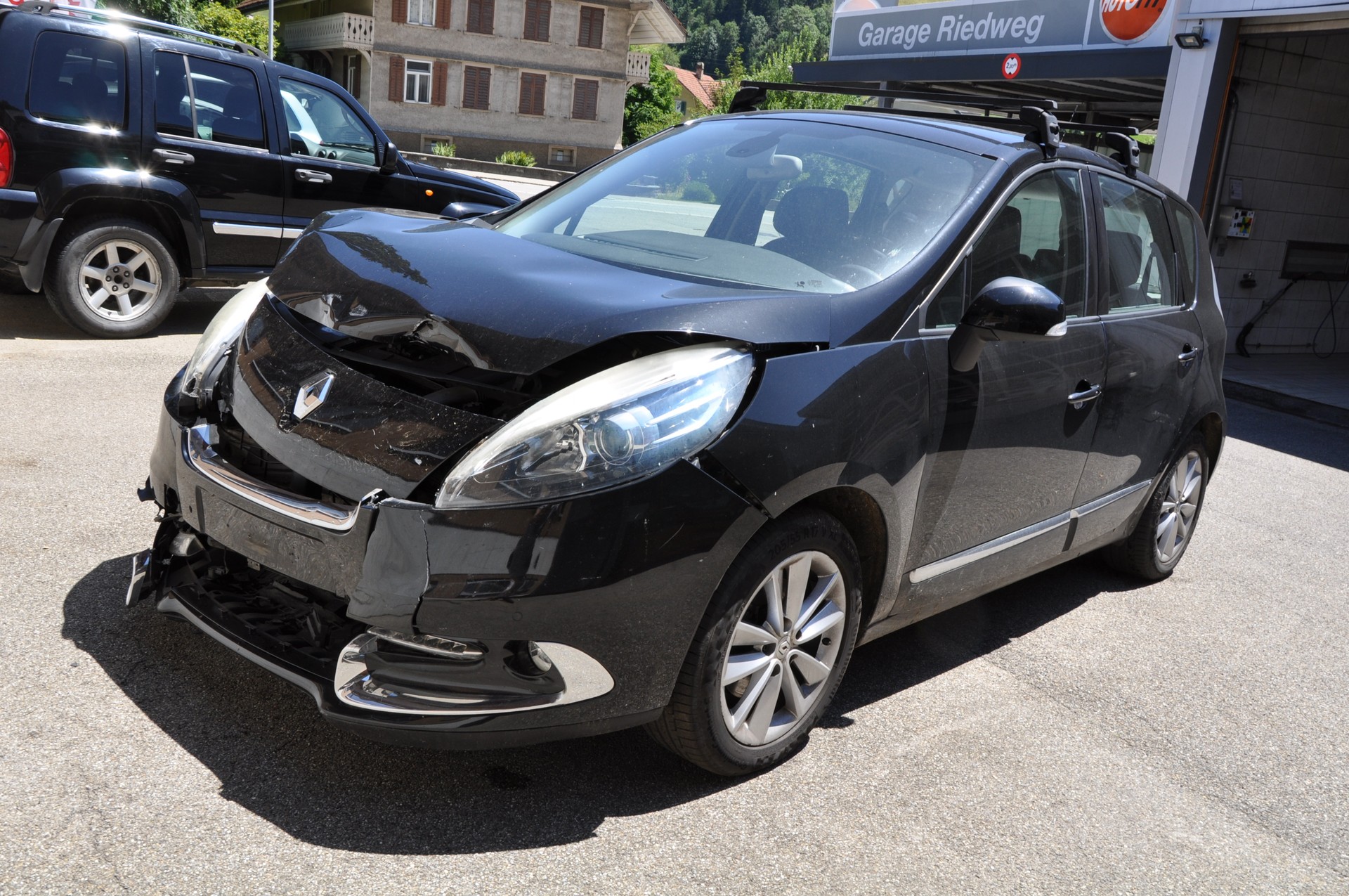 RENAULT Scénic 2.0 16V Dynamique X-Tronic CVT-image-1