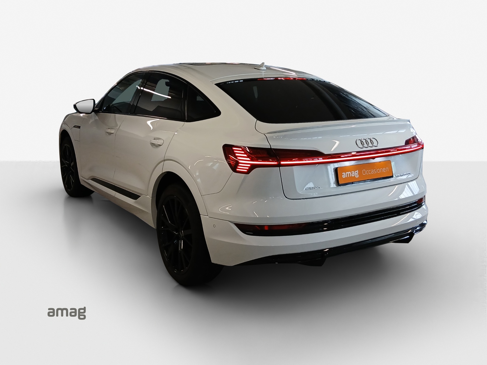 AUDI e-tron 55 Sportback S Line Black Edition quattro-showroom-element-2