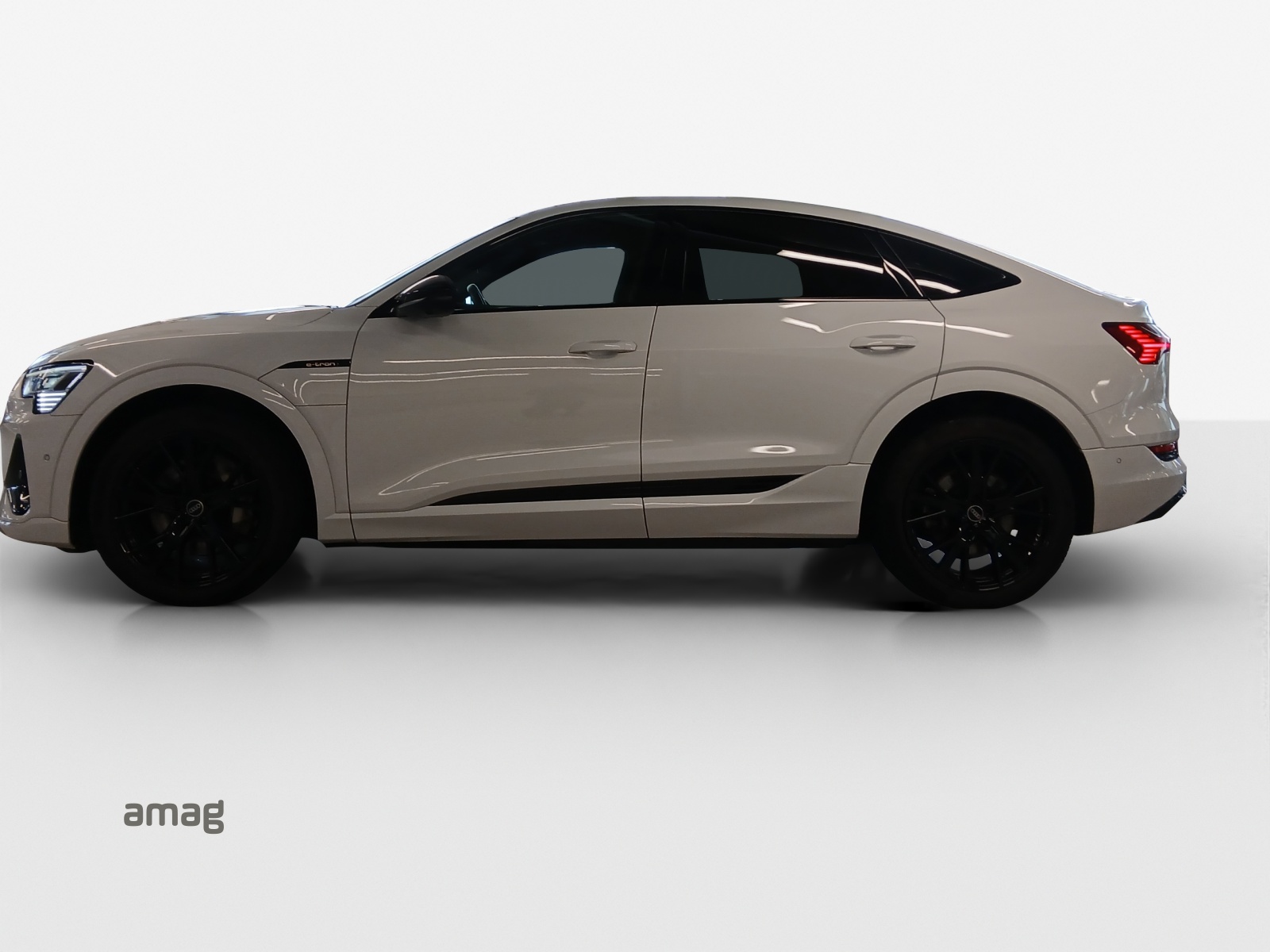 AUDI e-tron 55 Sportback S Line Black Edition quattro-showroom-element-1