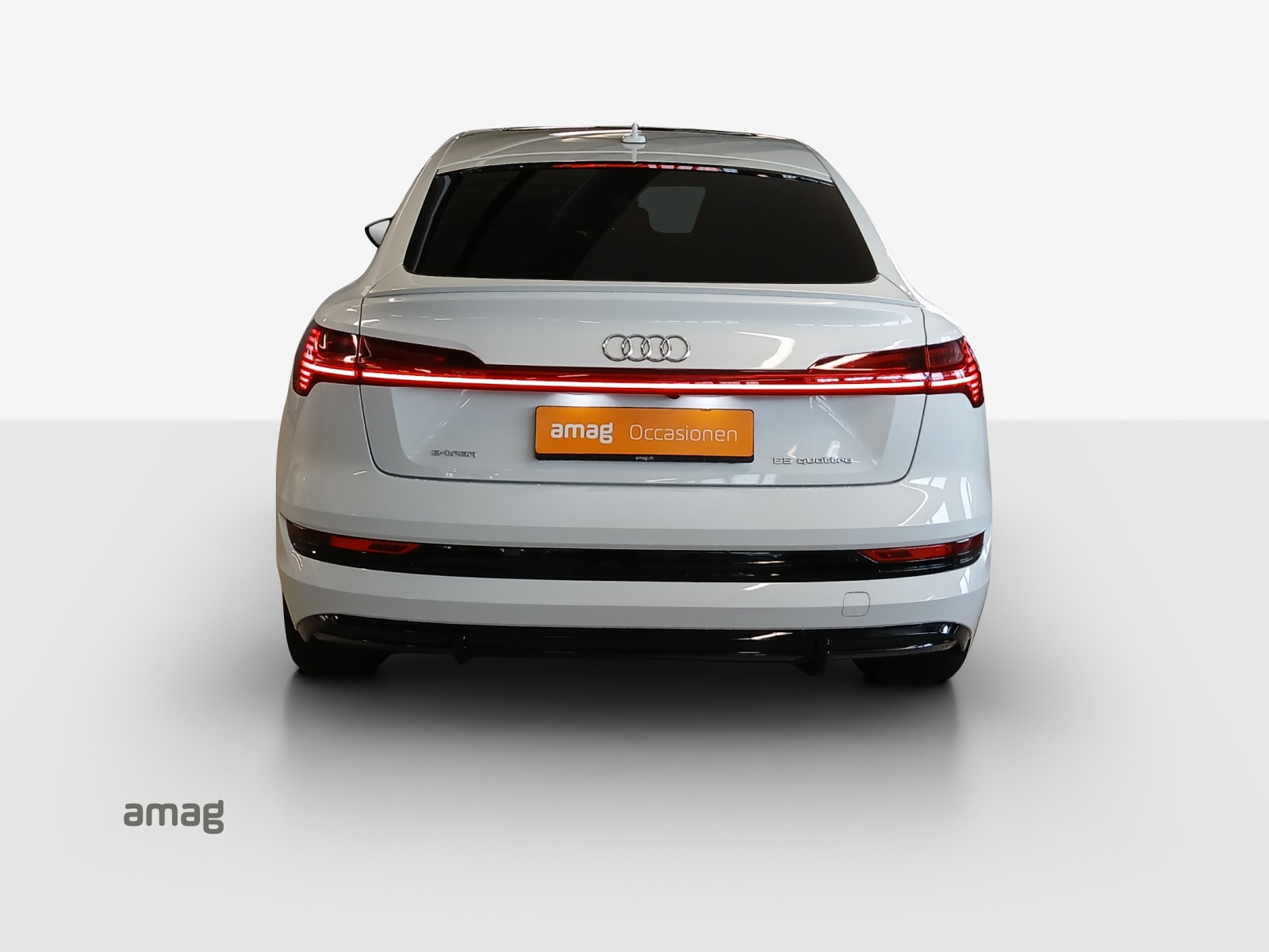 AUDI e-tron 55 Sportback S Line Black Edition quattro-image-4