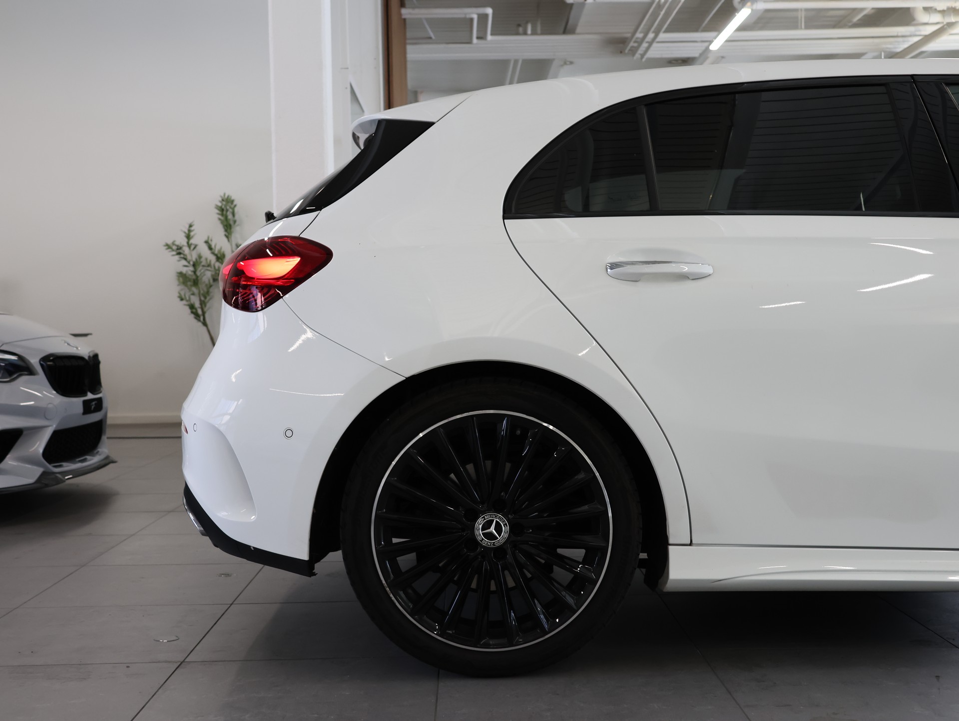 MERCEDES-BENZ Mercedes-Benz A220d *360 Kamera* *Sitzheizung* *Panoramadach*-image-12
