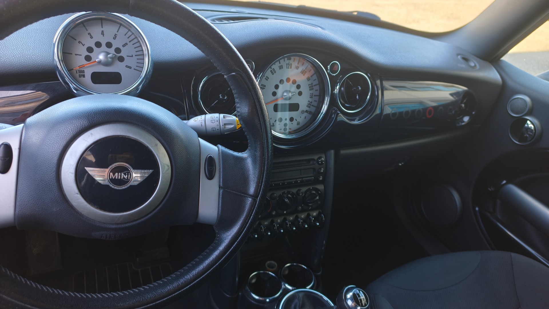 MINI Cooper-image-6