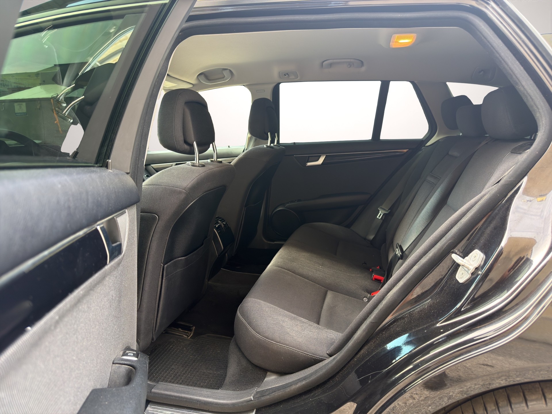 MERCEDES-BENZ C200 CDI-image-11