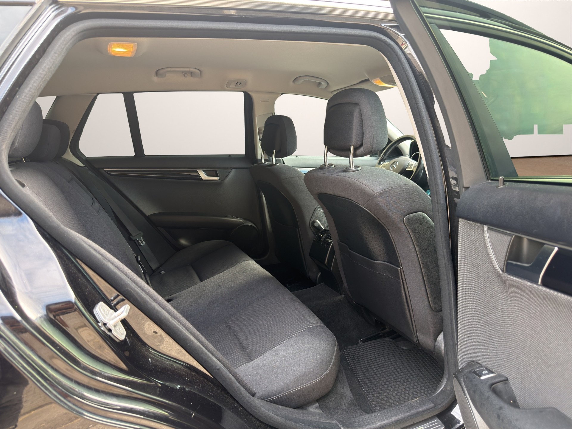 MERCEDES-BENZ C200 CDI-image-14
