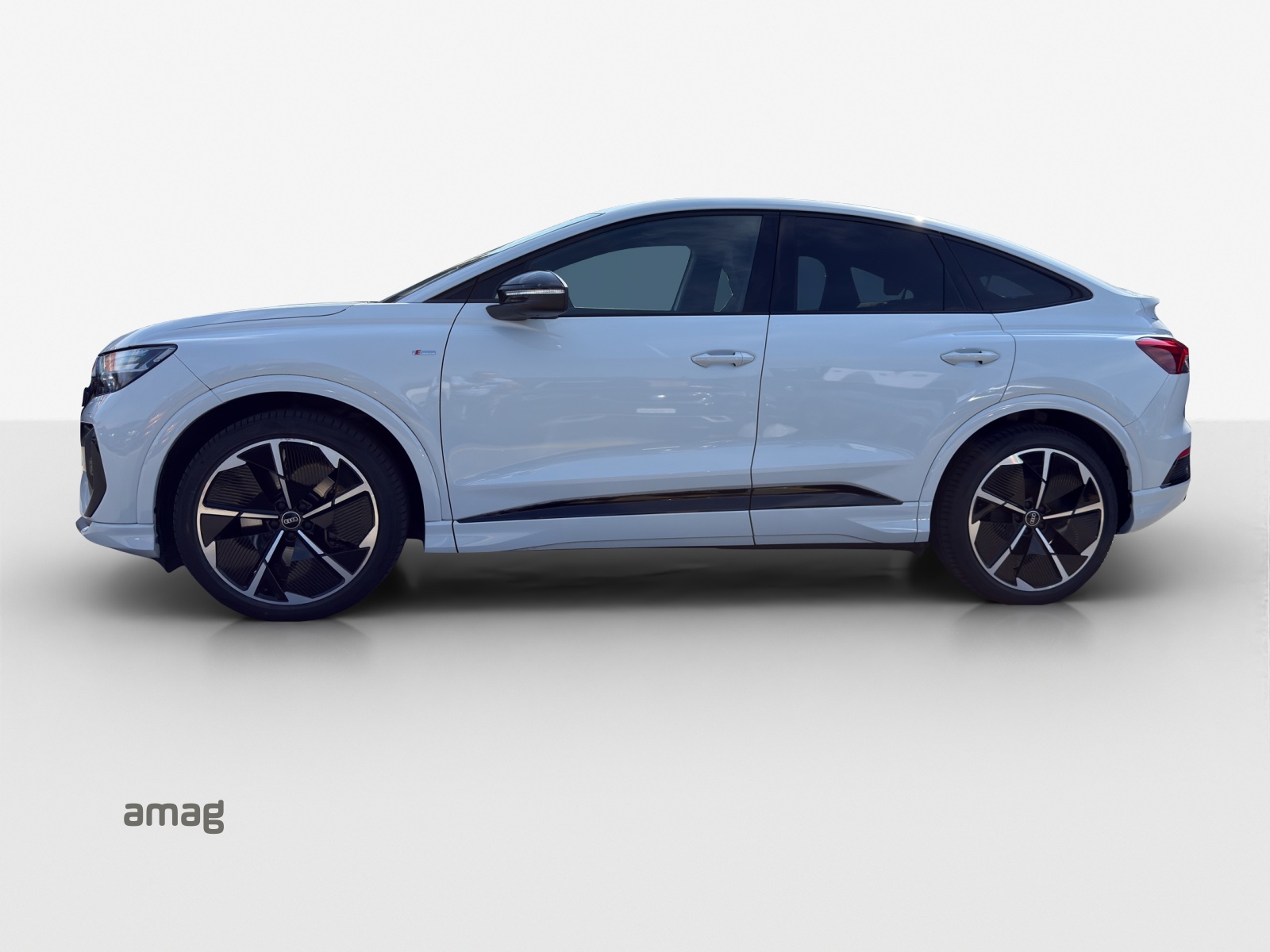 AUDI Q4 Sportback e-tron 50 quattro-image-1
