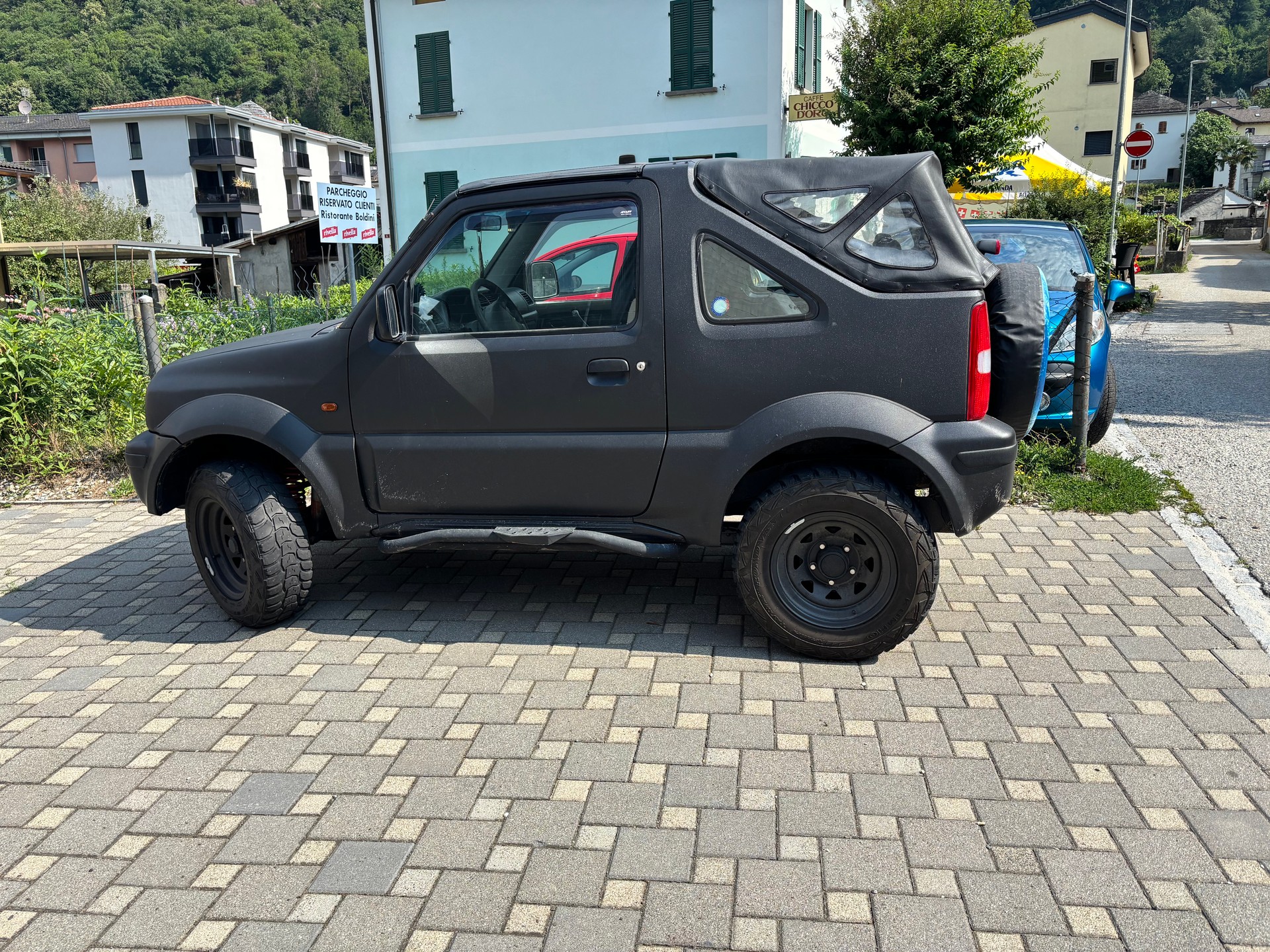 SUZUKI Jimny Cabrio-image-2