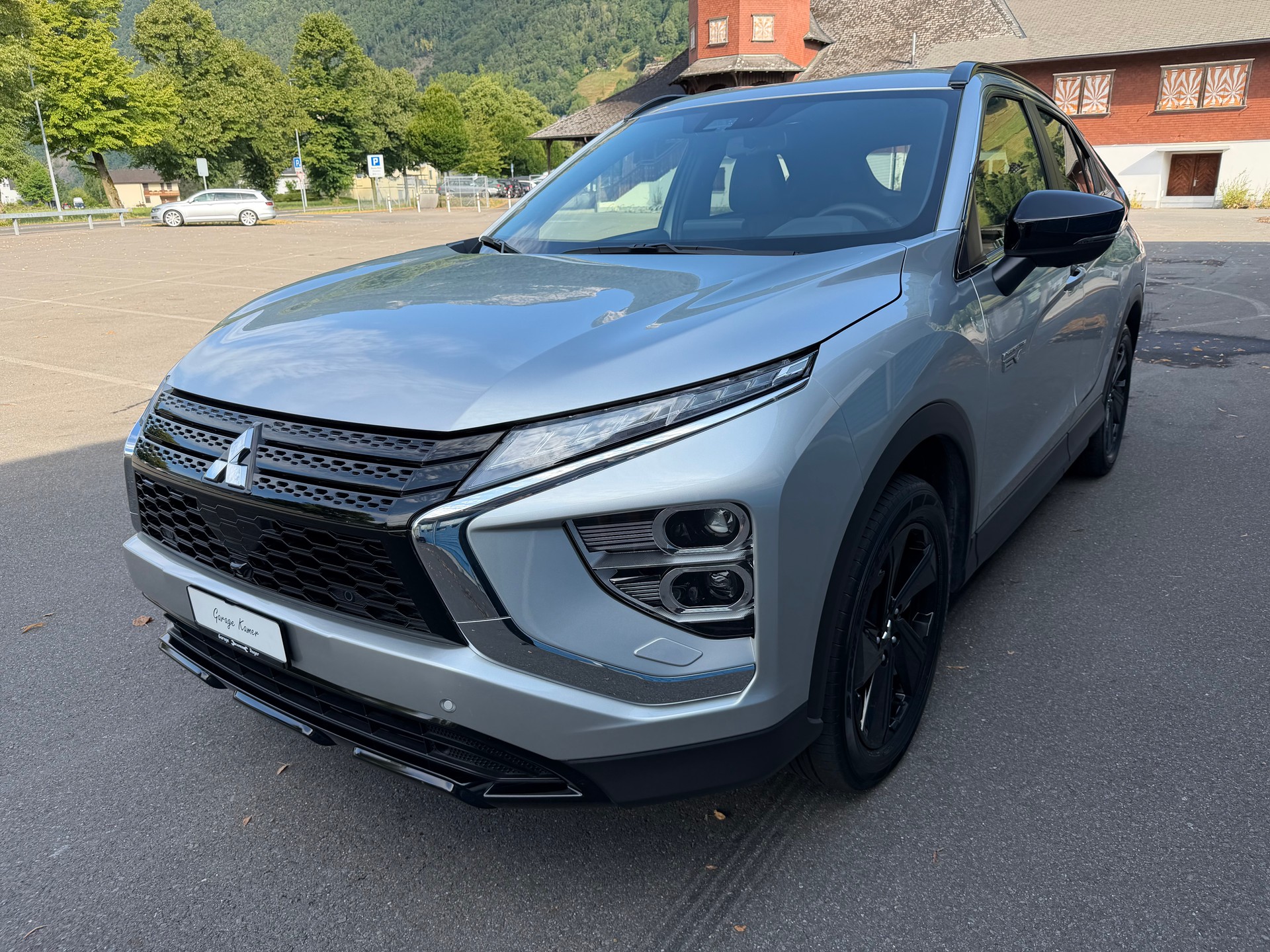 MITSUBISHI Eclipse Cross 2.4 PHEV Blackline 4WD-image-1