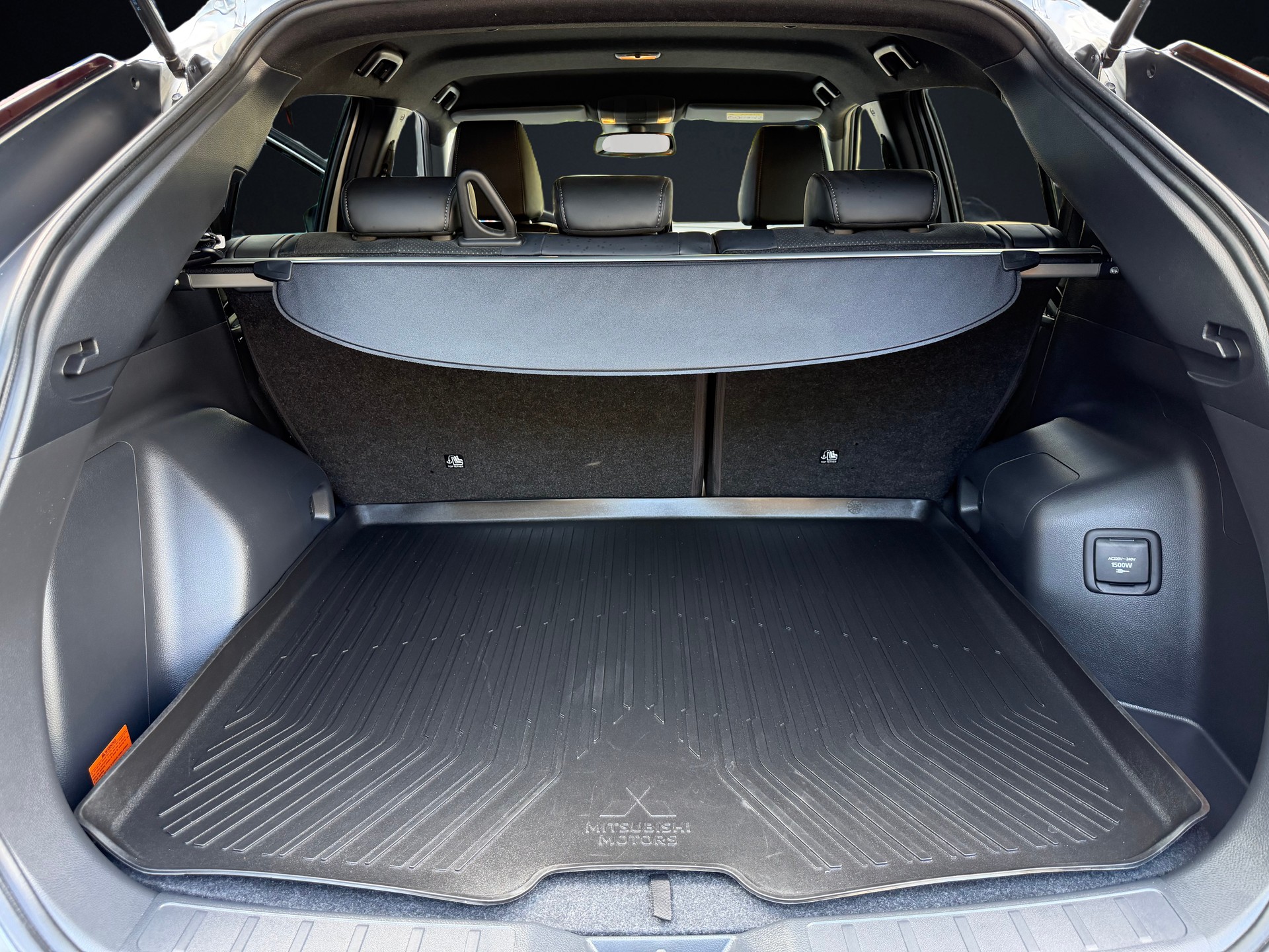 MITSUBISHI Eclipse Cross 2.4 PHEV Blackline 4WD-image-8