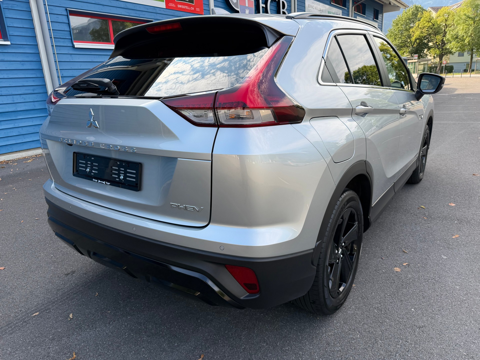 MITSUBISHI Eclipse Cross 2.4 PHEV Blackline 4WD-image-2
