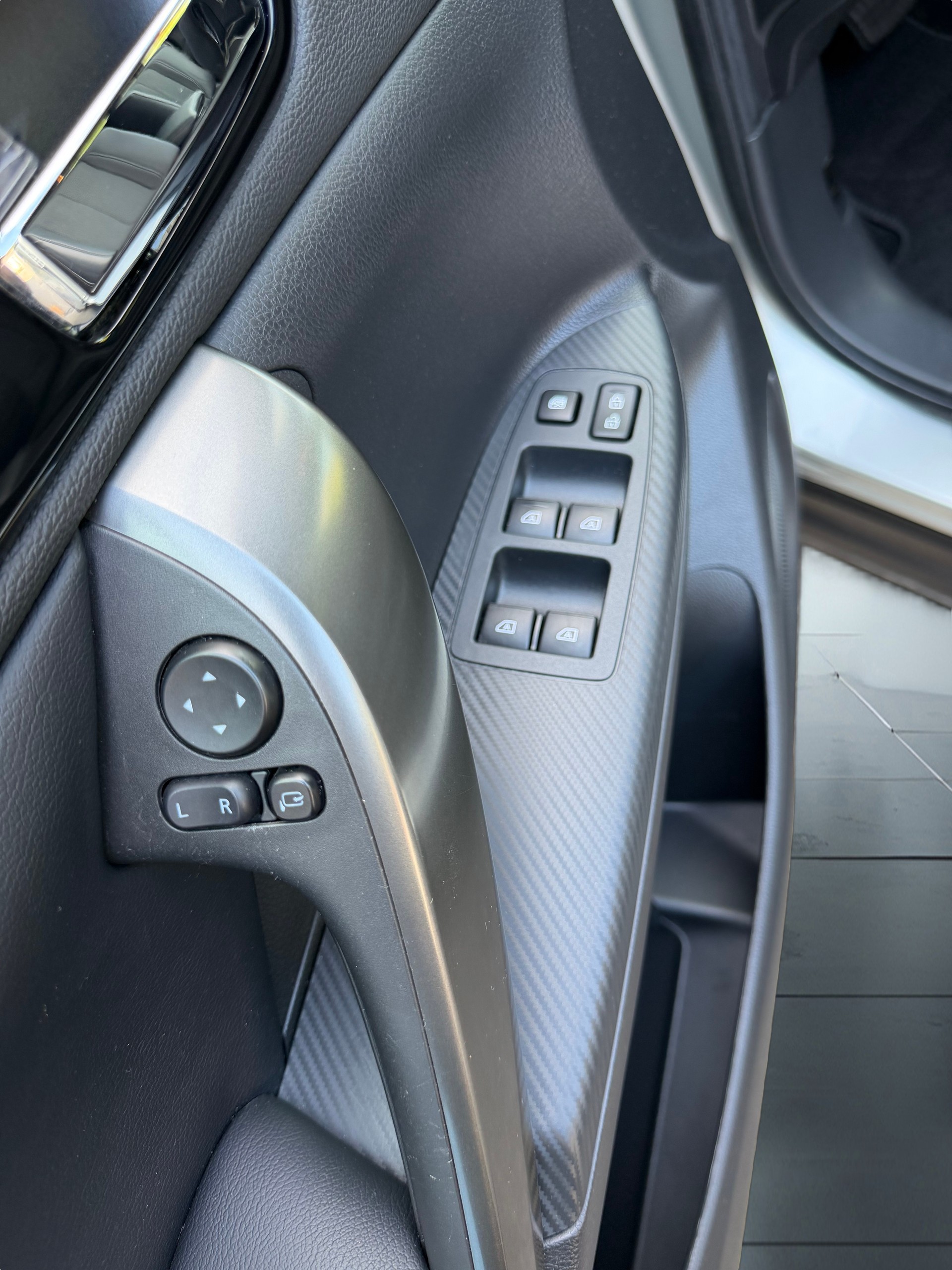 MITSUBISHI Eclipse Cross 2.4 PHEV Blackline 4WD-image-9