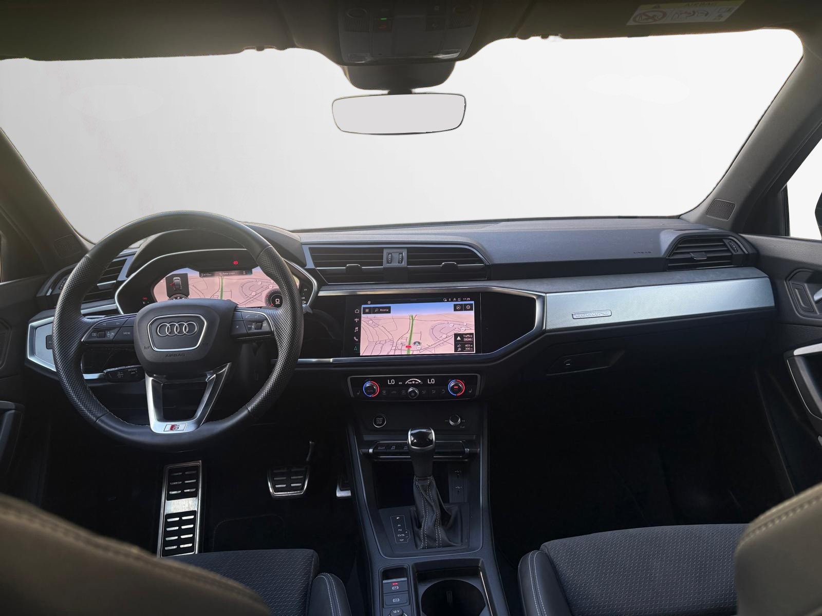 AUDI Q3 Sportback 40 TFSI S line quattro S-tronic-image-5