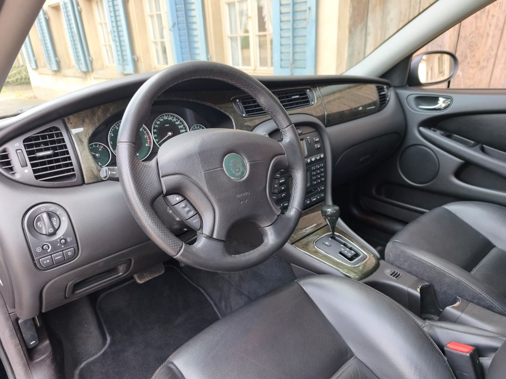 JAGUAR X-Type 3.0 V6 Traction4 Sport-image-9