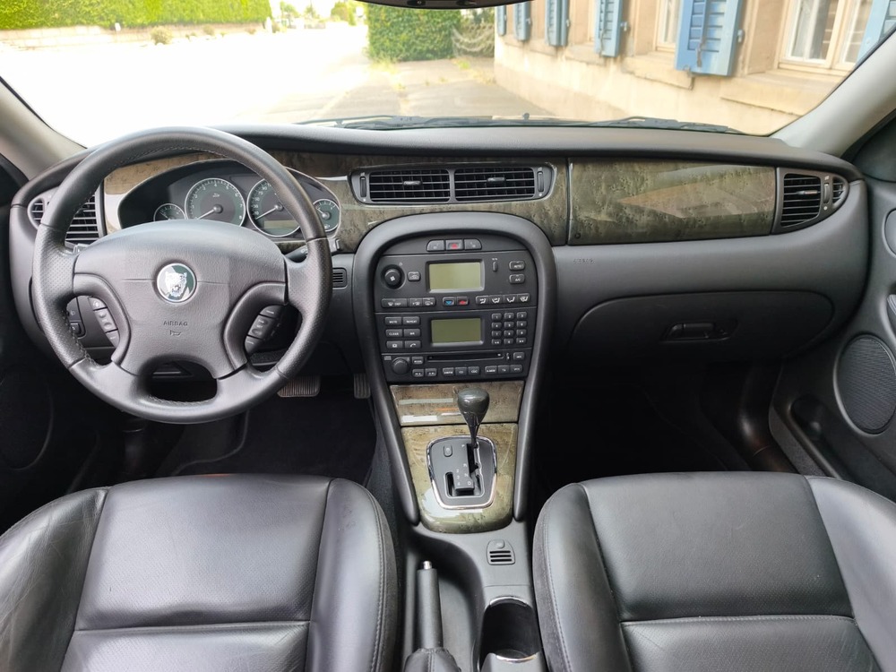 JAGUAR X-Type 3.0 V6 Traction4 Sport-image-8