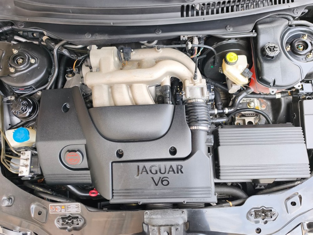 JAGUAR X-Type 3.0 V6 Traction4 Sport-image-12