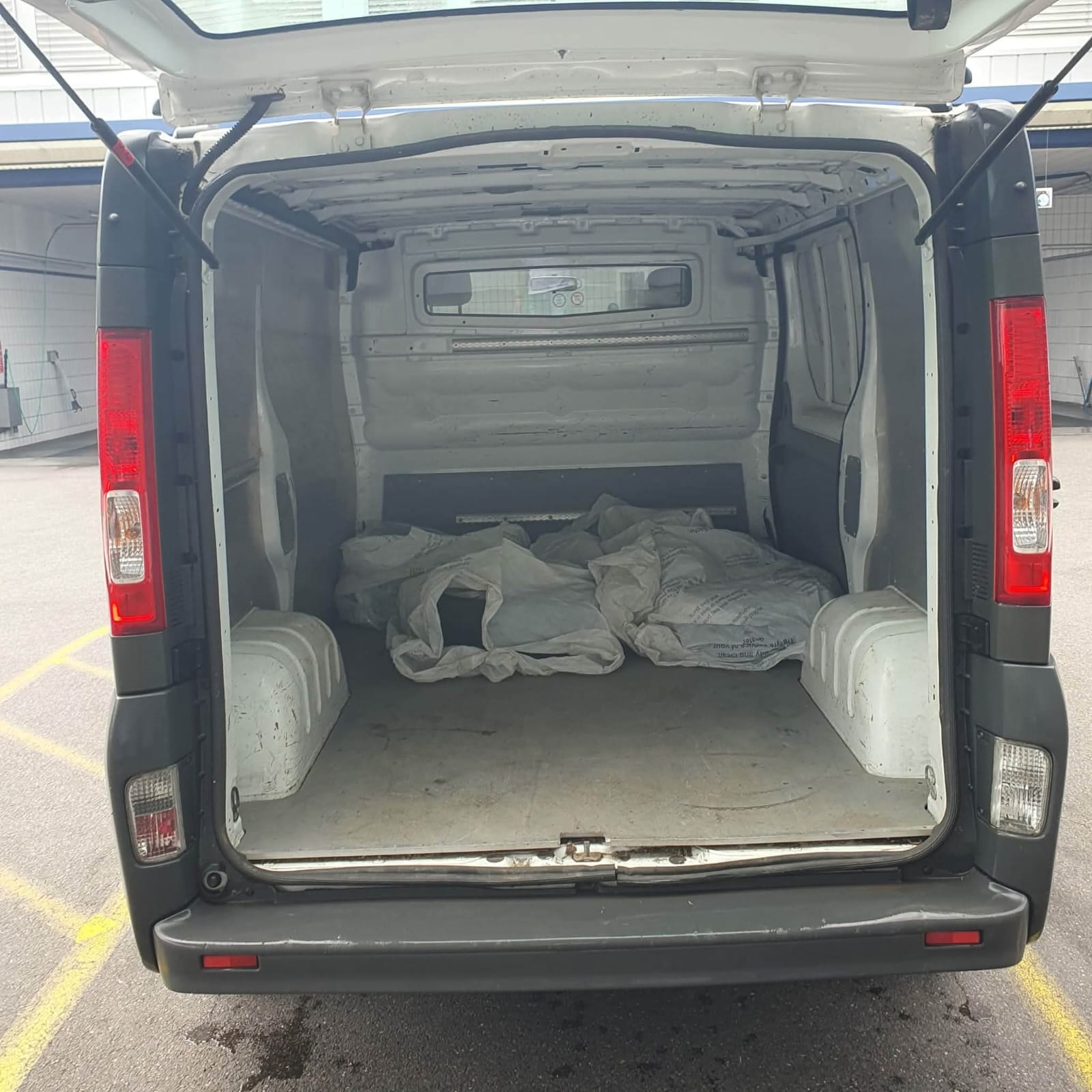 RENAULT Trafic 2.0 dCi 115 2.9t L2H1-image-6