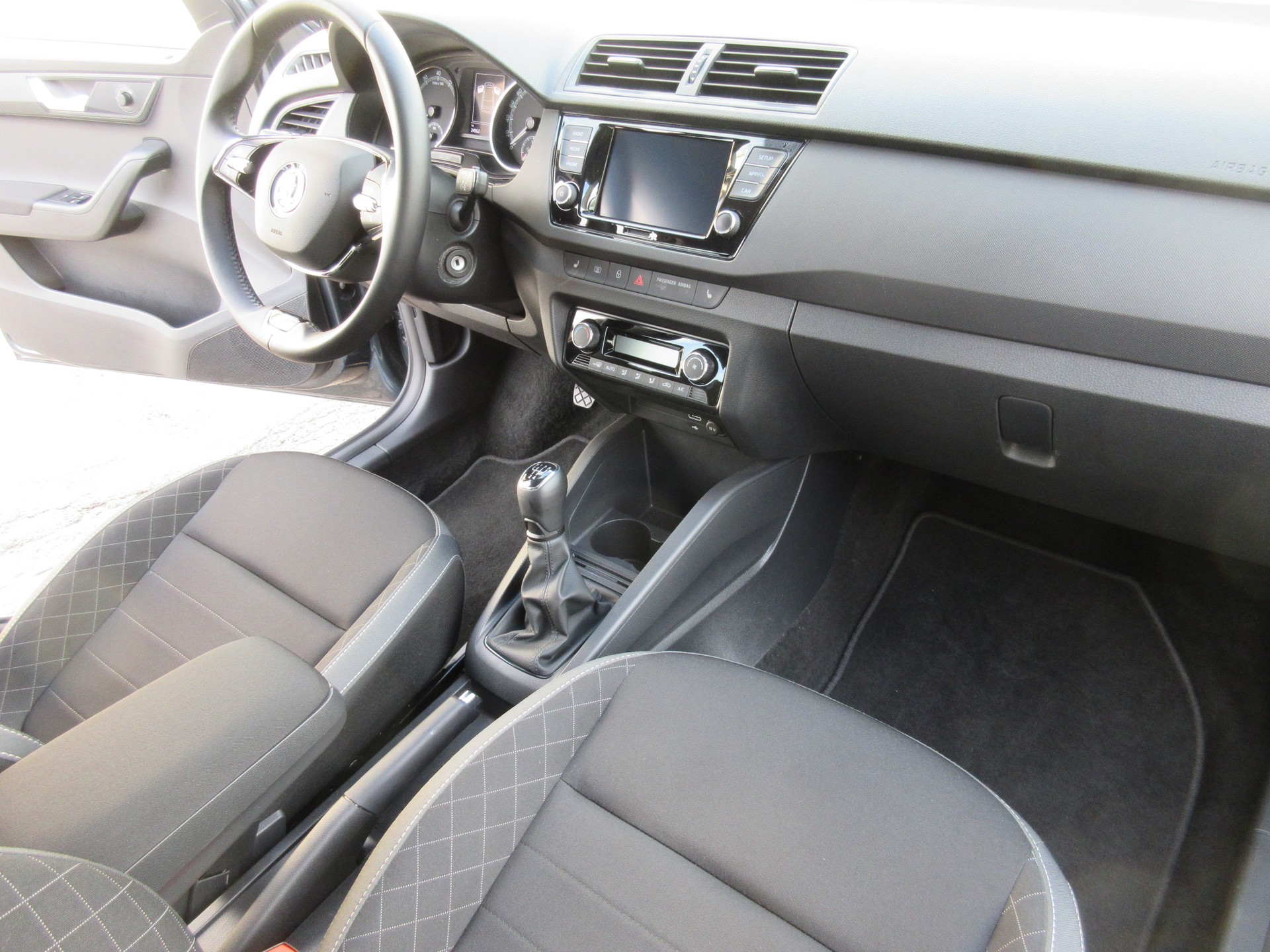 SKODA Fabia 1.0 TSI Ambition-image-11